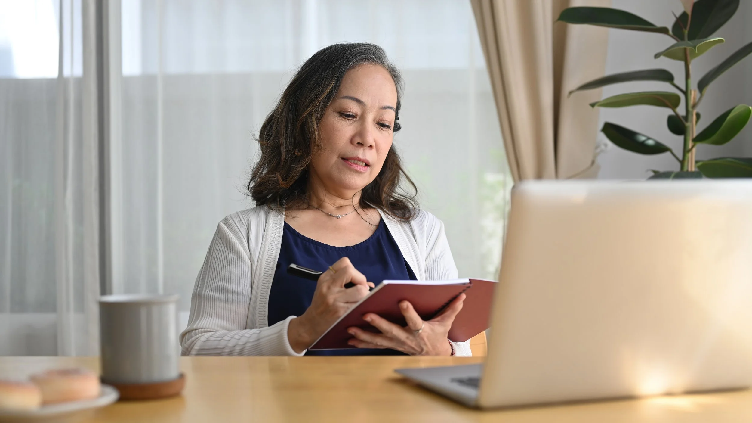 Perimenopause Symptoms Every Woman in Her 40s Should Know