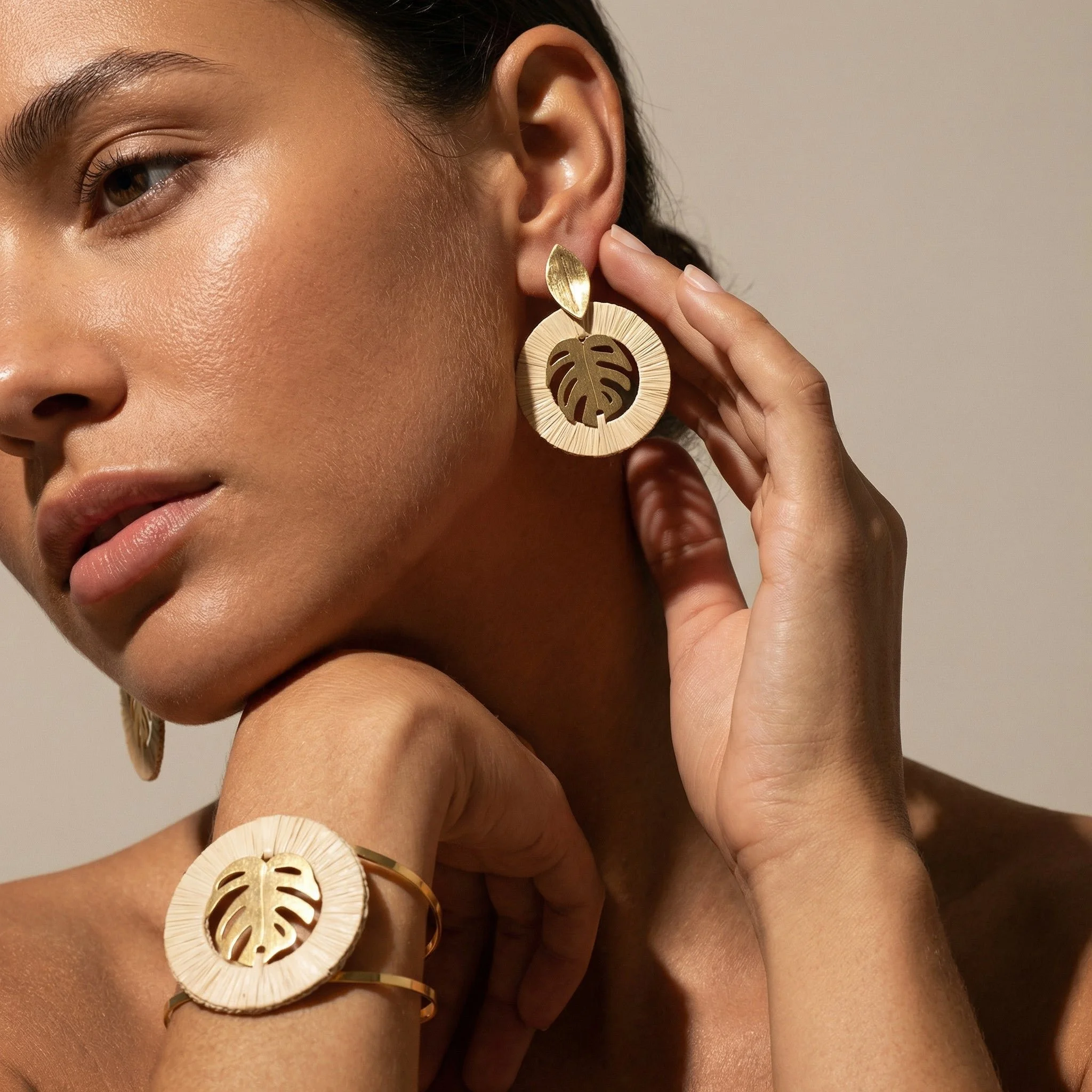 buriti-handcrafted-jewelry-set-with-18k-gold-finish-4673546.jpg