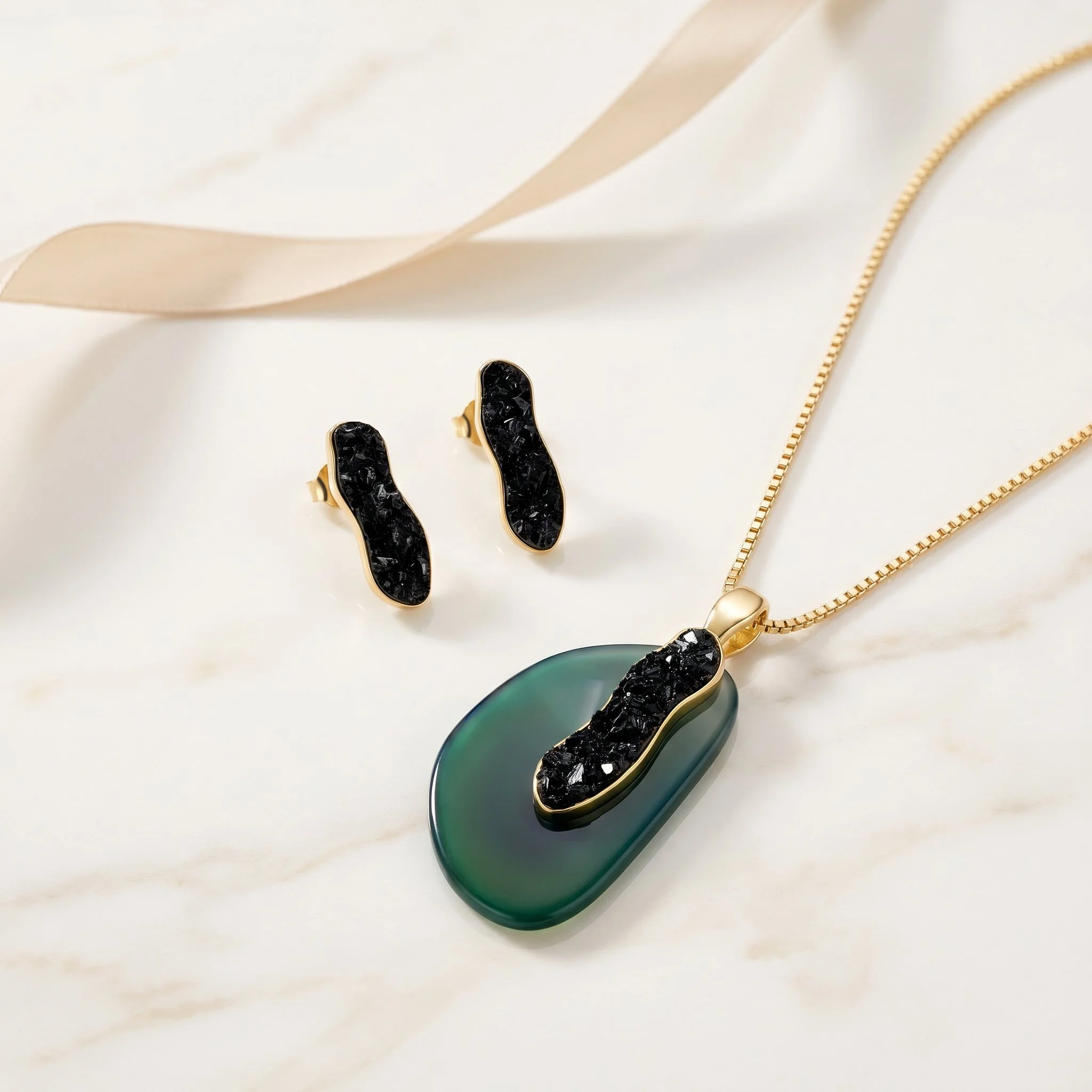 Earthly Opulence Emerald Gemstone Necklace-Purplee Store6.jpg