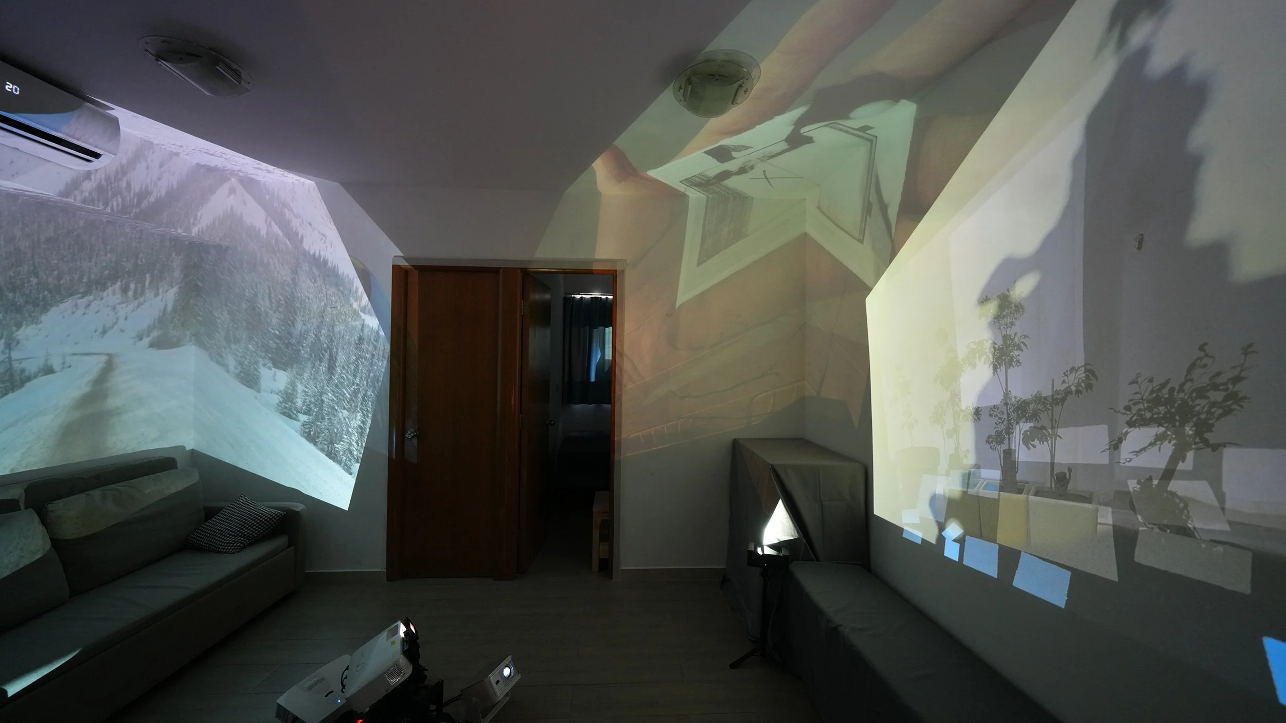 Guest Room Theater_DSC01928.JPG