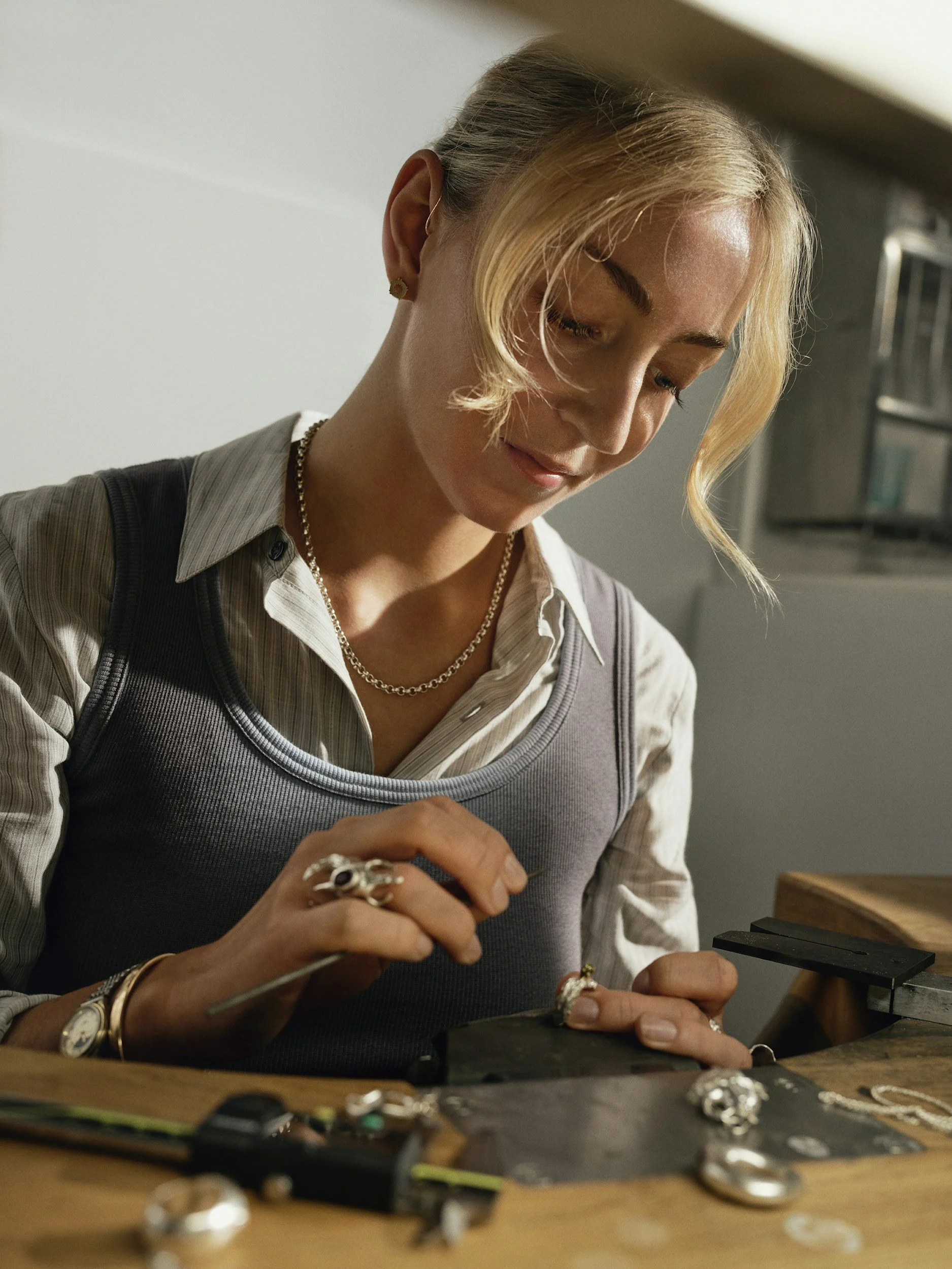 Discover timeless elegance with SVVS Jewelry. Shop premium 925 sterling silver rings, necklaces, and bracelets featuring stunning VVS diamonds. High-quality, affordable luxury jewelry for every occasion