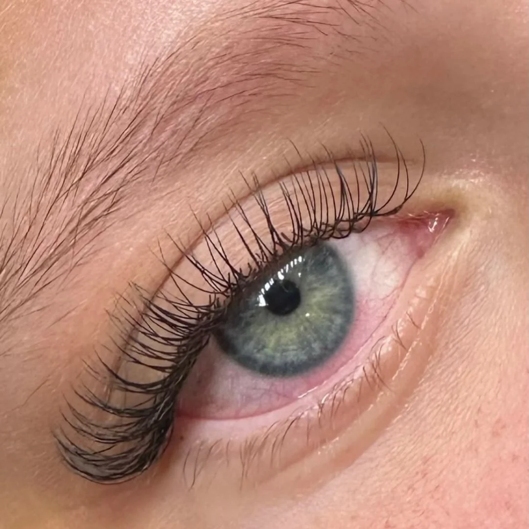 Classic lashes by Kerry. Kerry is a new addition to our team, we can&rsquo;t wait for you all to meet her.  She will be working Monday-Thursday from 3rd August 🤍