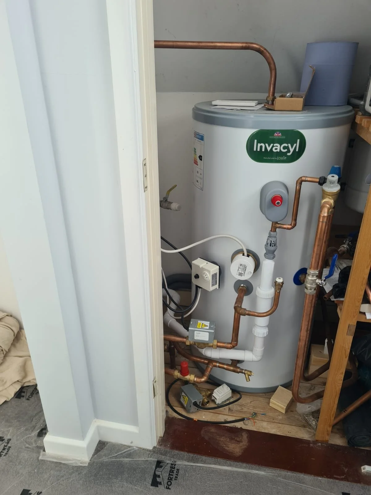 Plumbing in a new cylinder
