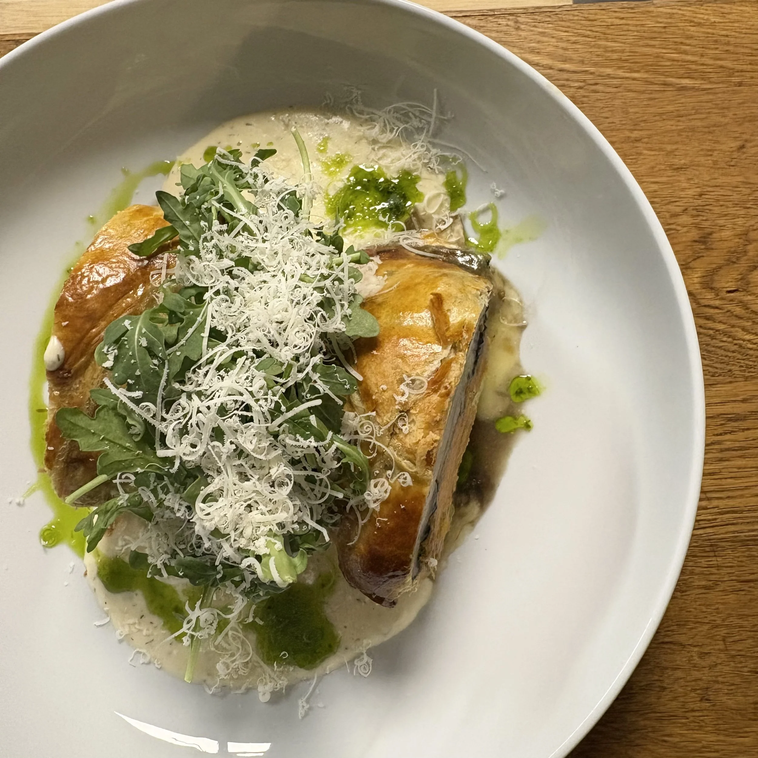 Vegetarian en croute arugula
