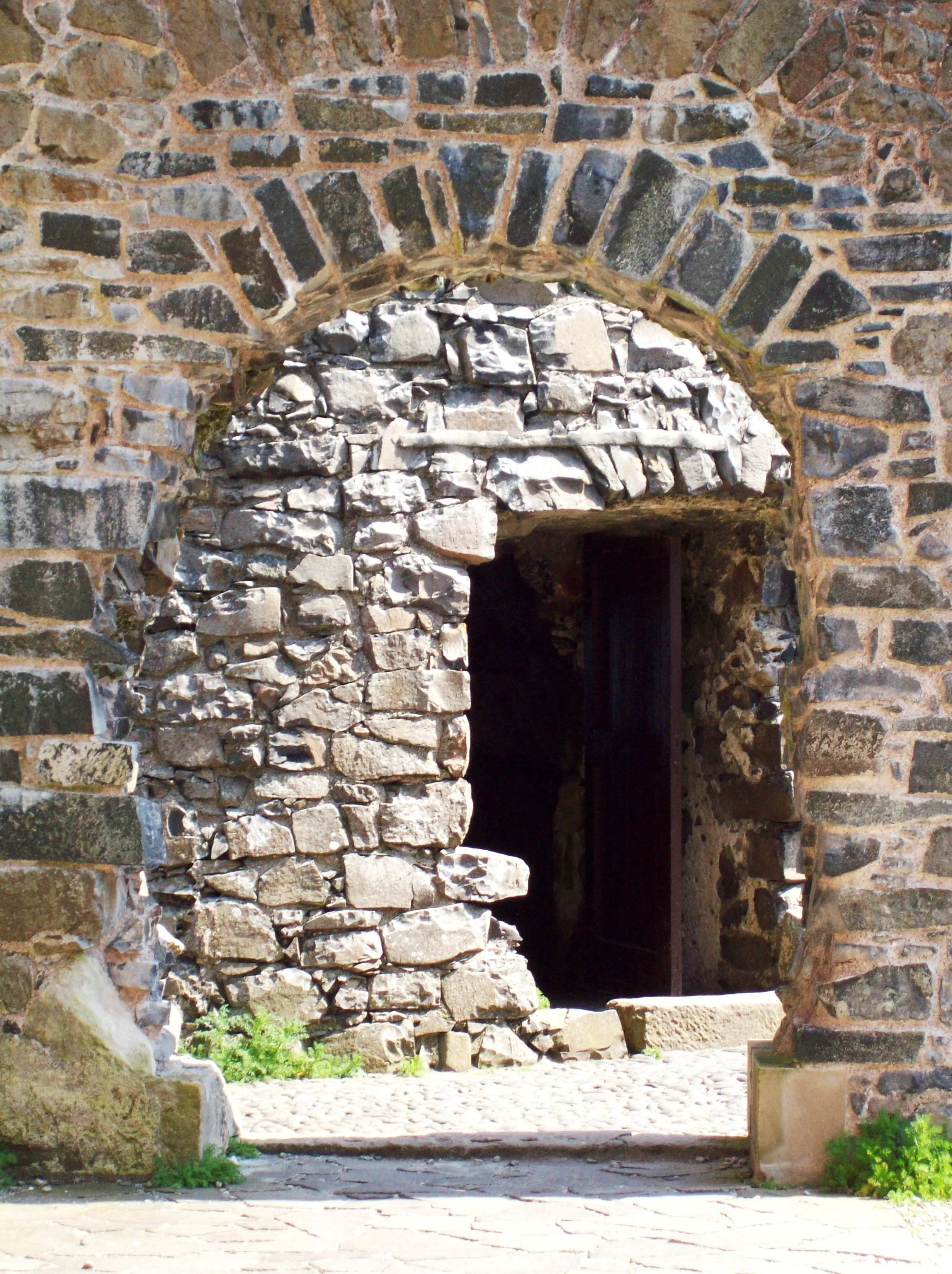 Dunluce Arch, 2008