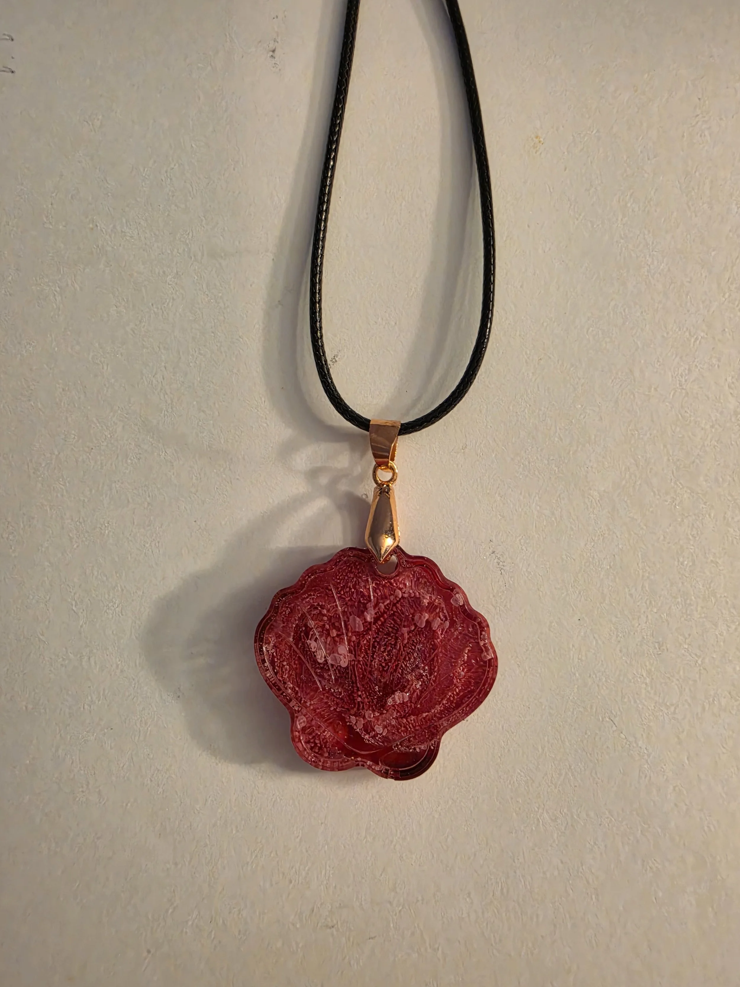 Red Swirl Shell Shaped Necklace