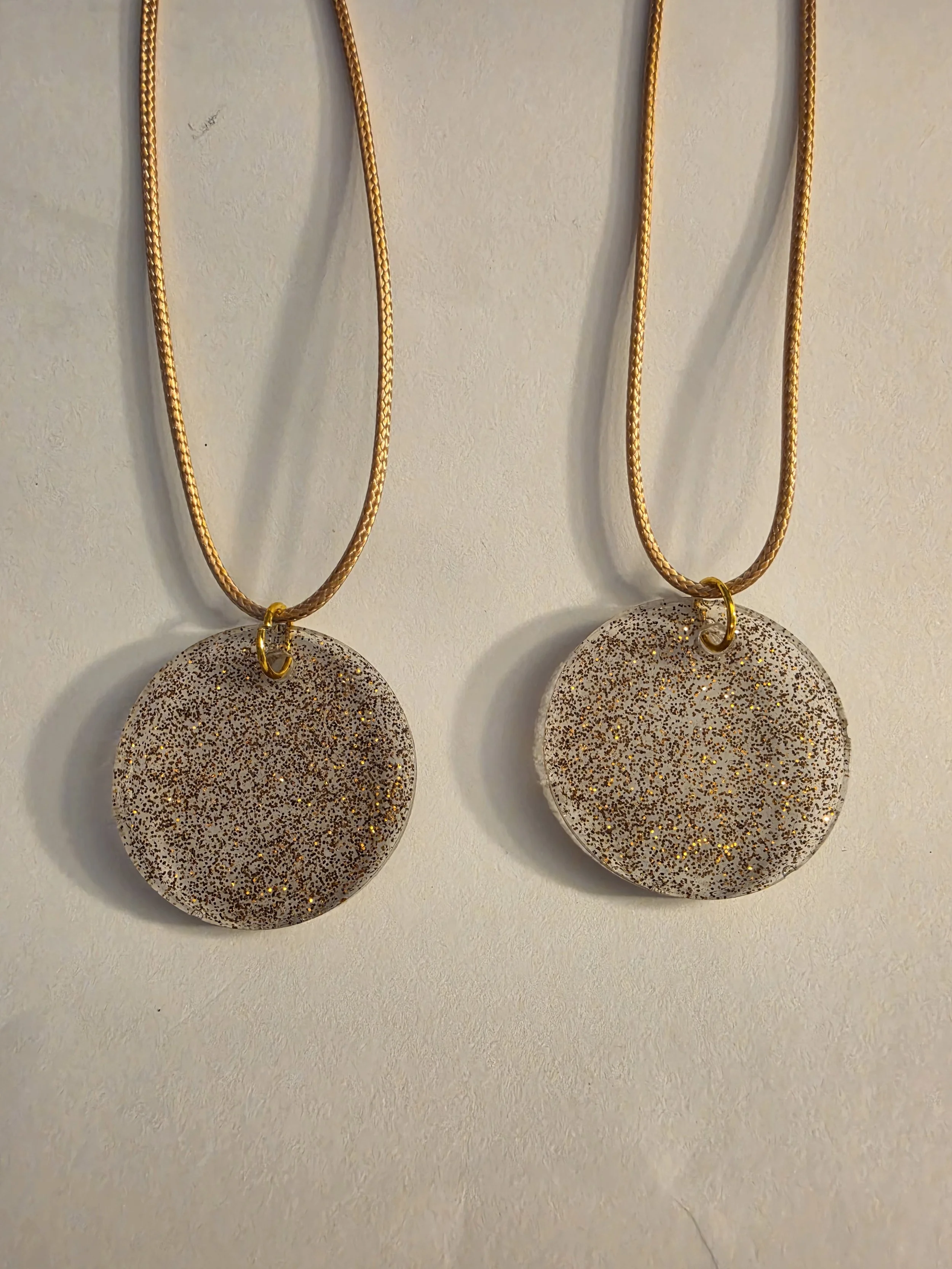 Clear & Gold Shimmer Round Neckace