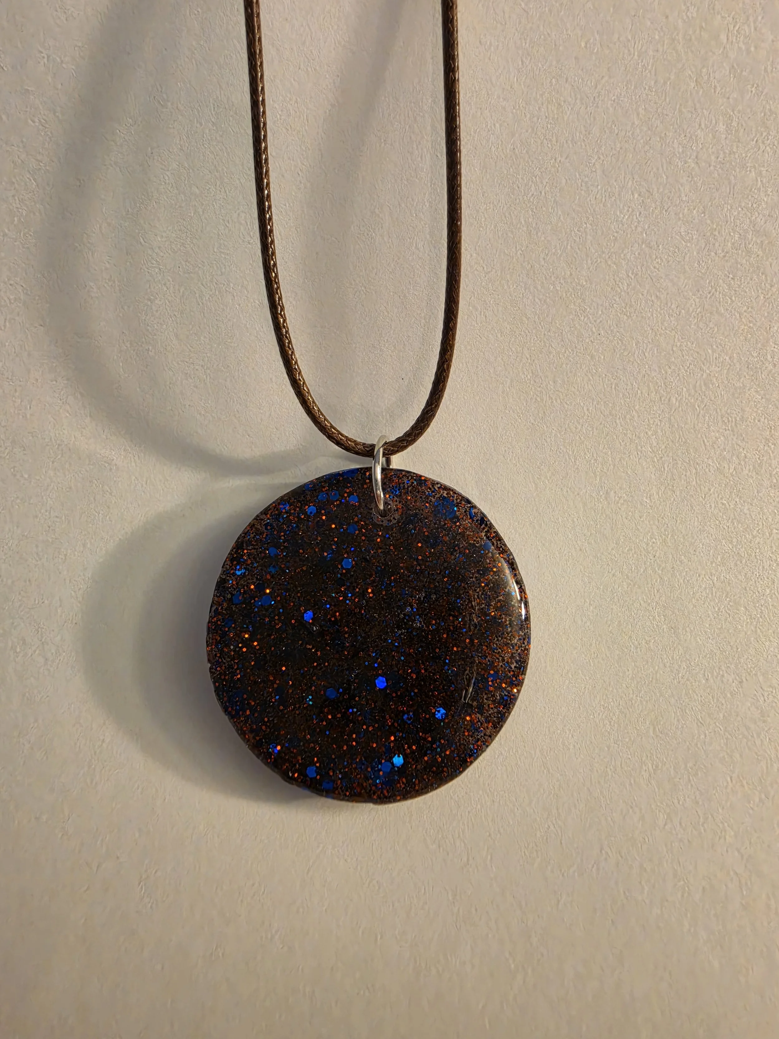 Red & Blue Glitter Round Necklace