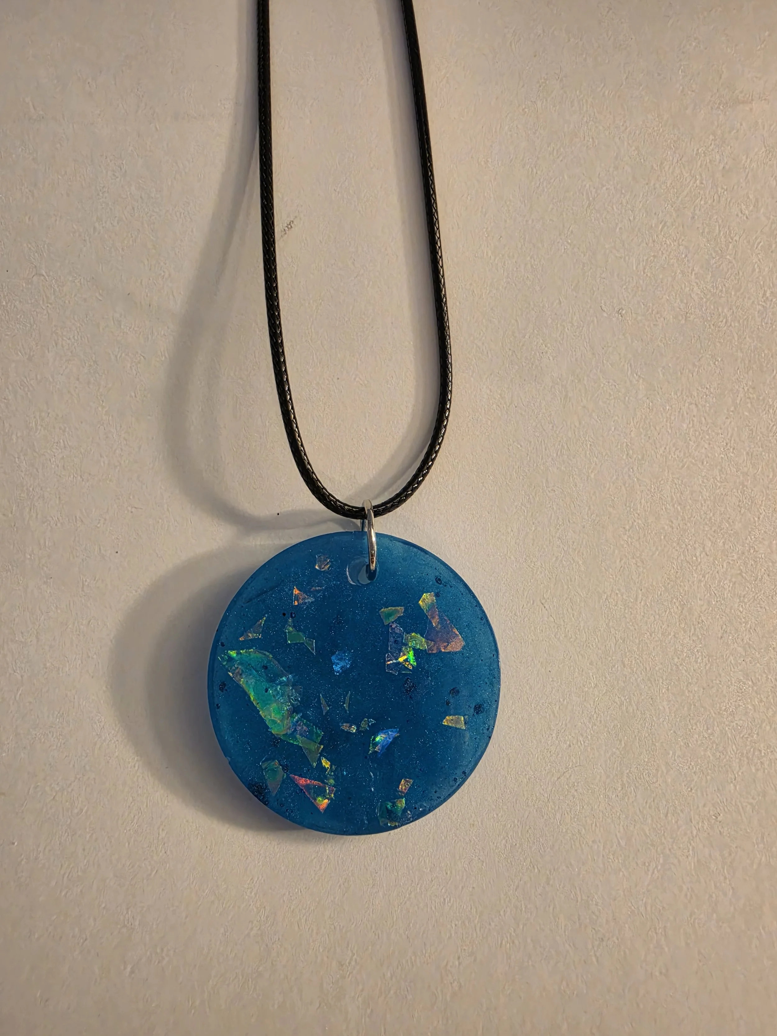 Blue Glitter Round Necklace