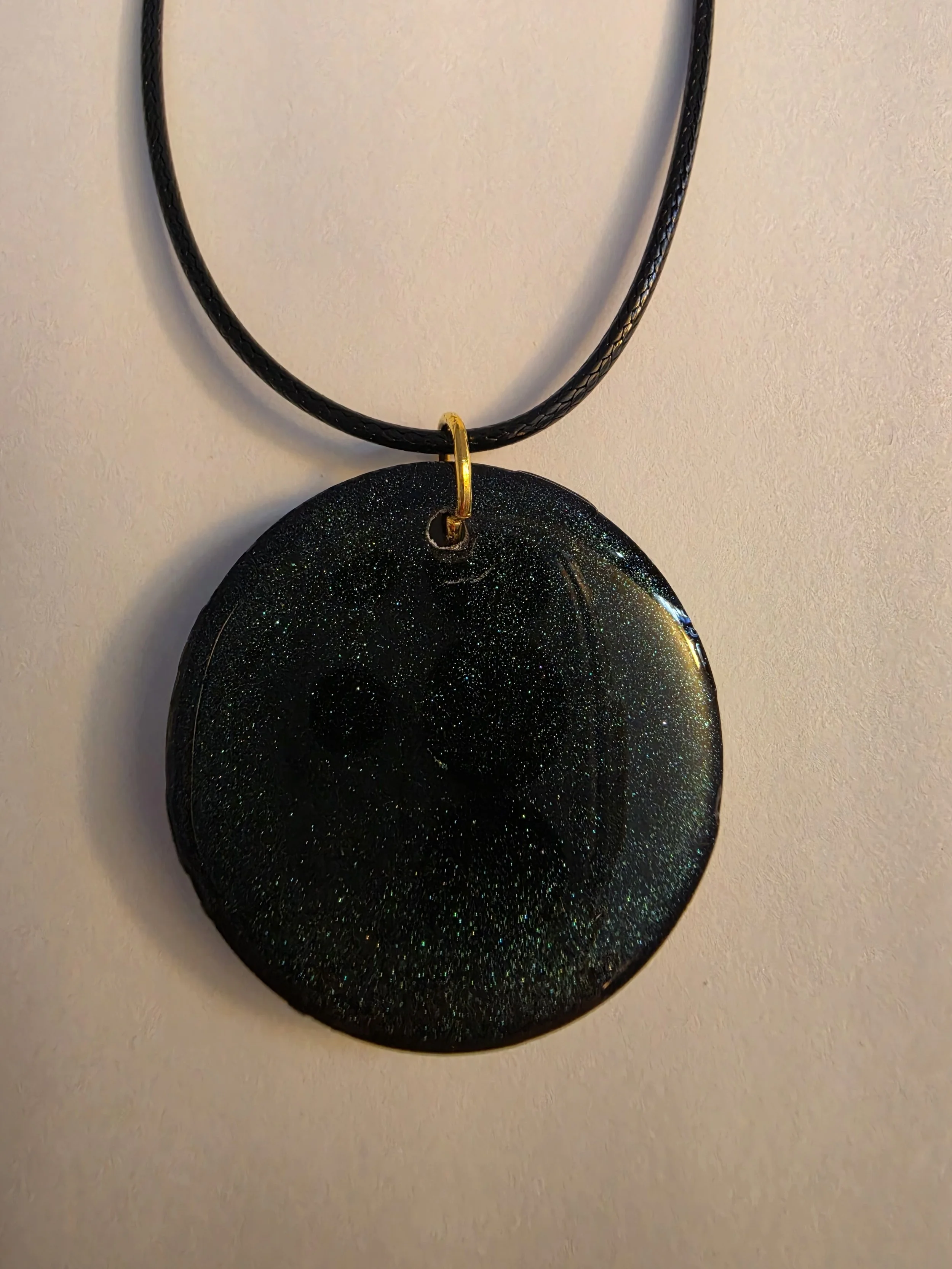 Black Glitter Round Necklace