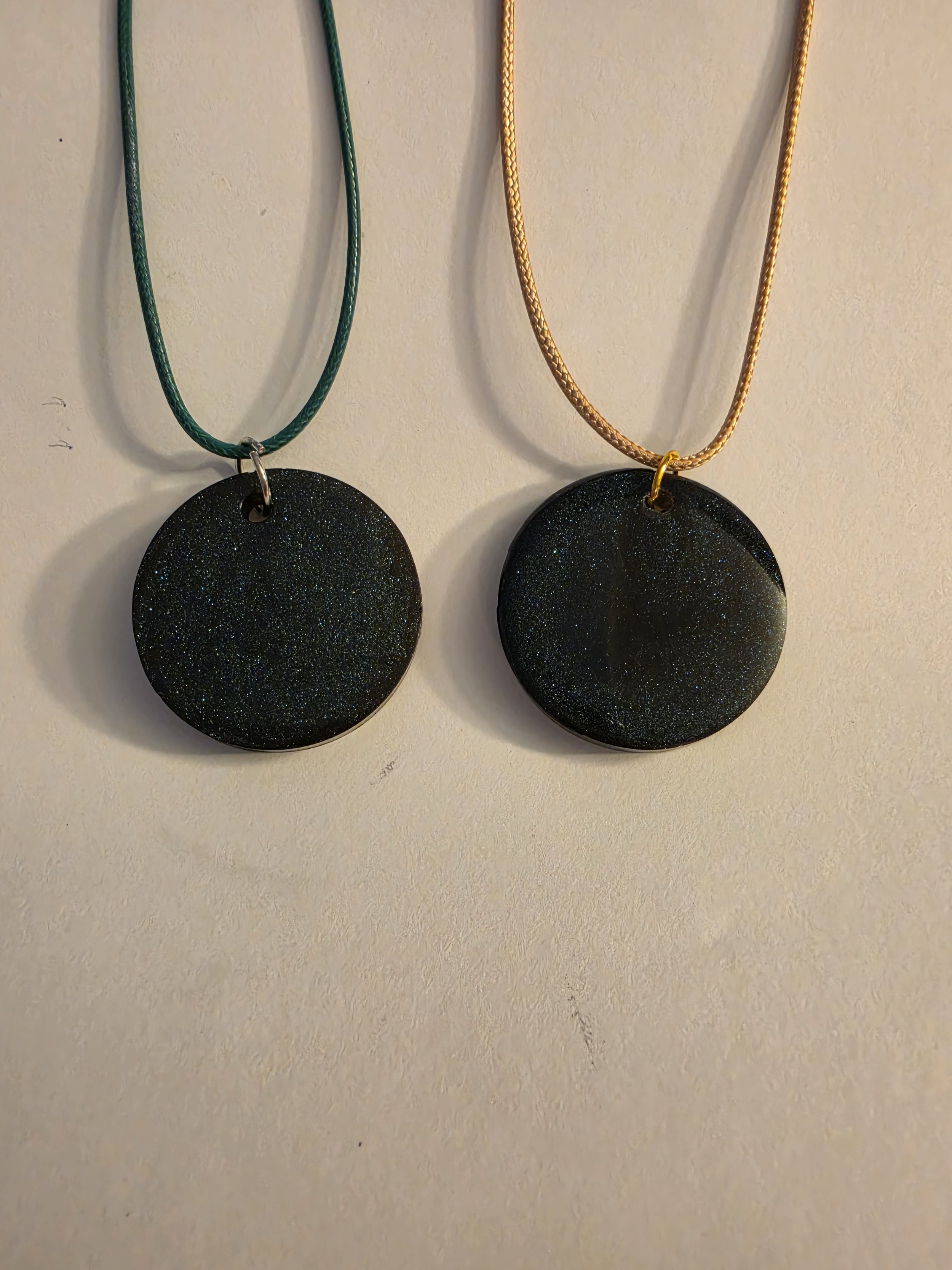 Black Shimmer Round Necklace