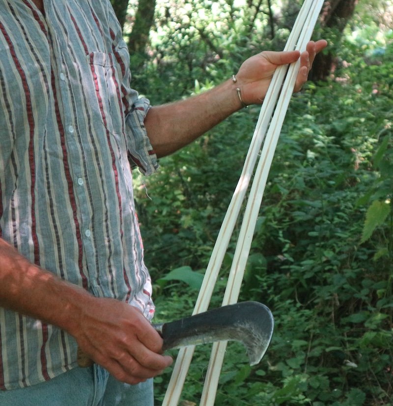 south west based master thatcher Elijah Francis thatching using water reed wheat straw services craft