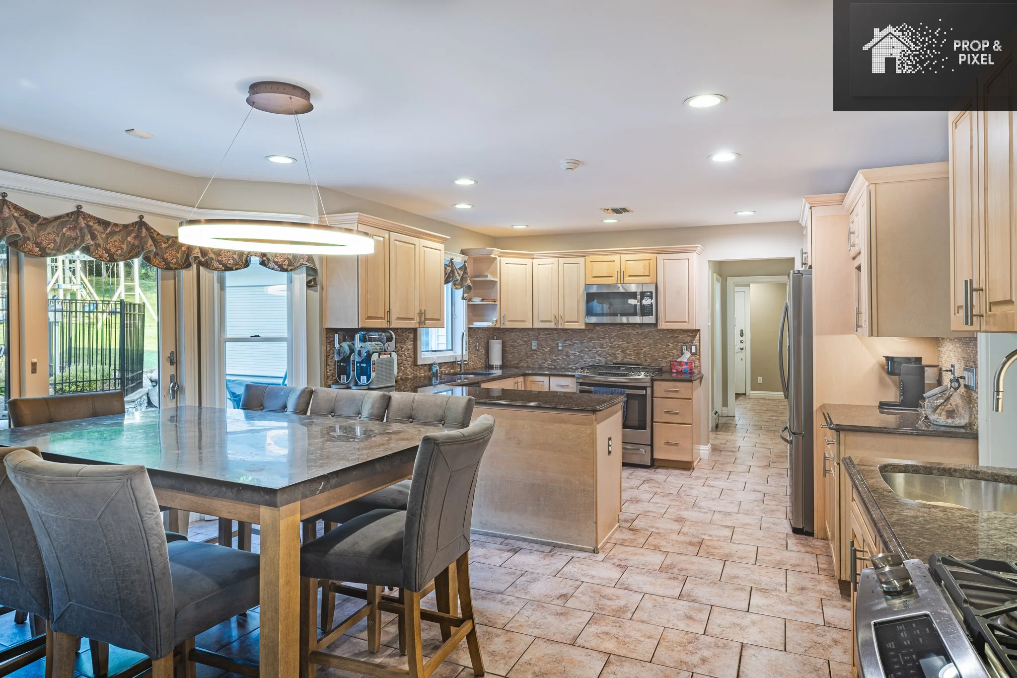 Real easte Kitchen.jpg