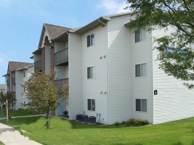Lynnwood-Exterior4.jpg