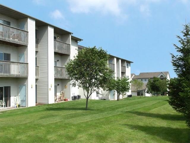 Lynnwood-Exterior2.jpg