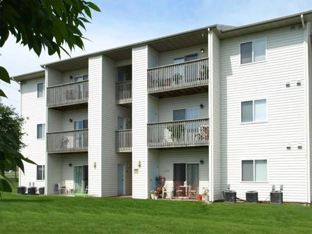 Lynnwood-Exterior5.jpg