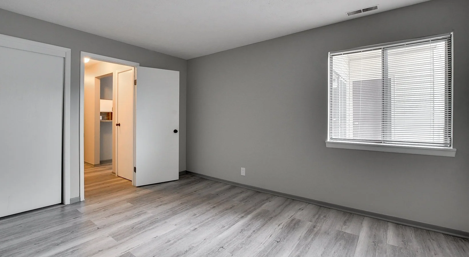 bedroom-2-6cf3c791b883e086f64ad13d0769e221.jpg