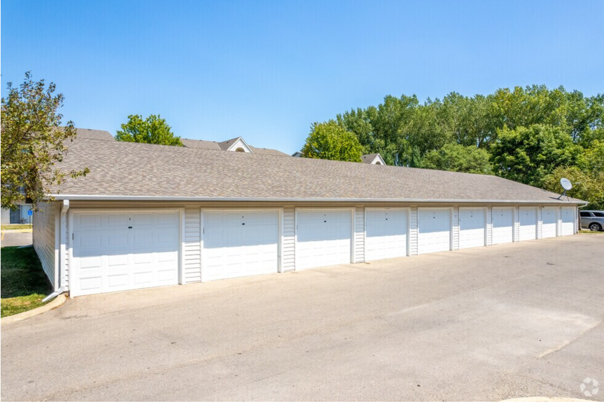 Pineview garage.png