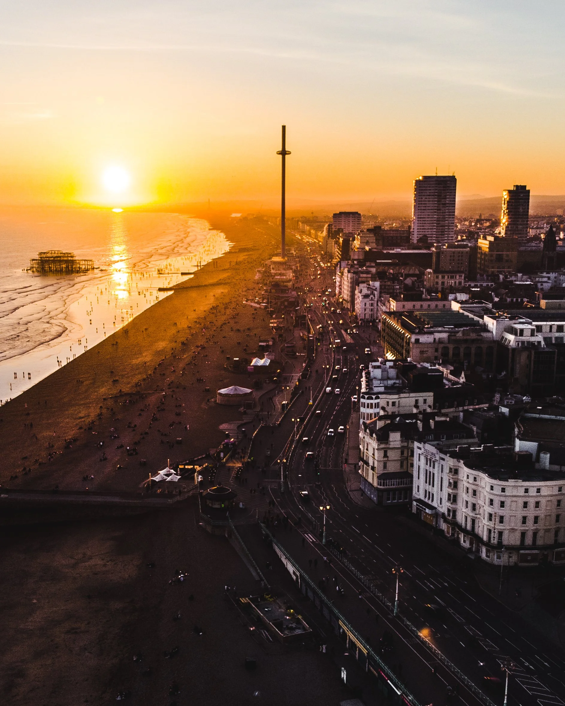 Brighton i360 at Sunset 2.jpg