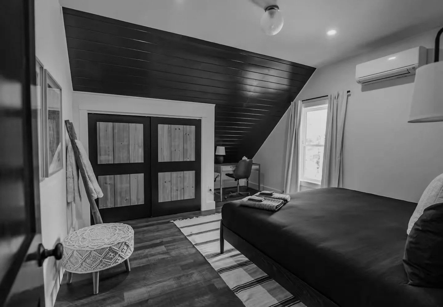 Summer Court | King Retreat Room