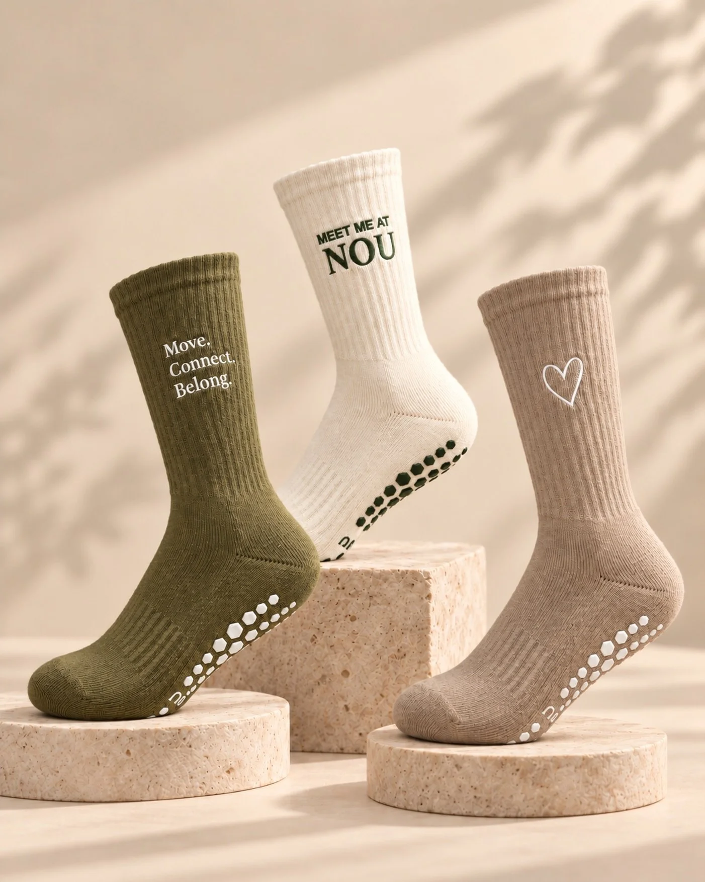 Meet me at NOU 🙌
Ein kleines Detail, auf das wir uns besonders freuen: unsere eigenen Grip Socks.

Drei Designs, drei Looks und gemacht f&uuml;r eure Zeit auf dem Reformer.

See you on the carriage. 🤎

#reformertrier #reformerpilatestrier #reformer