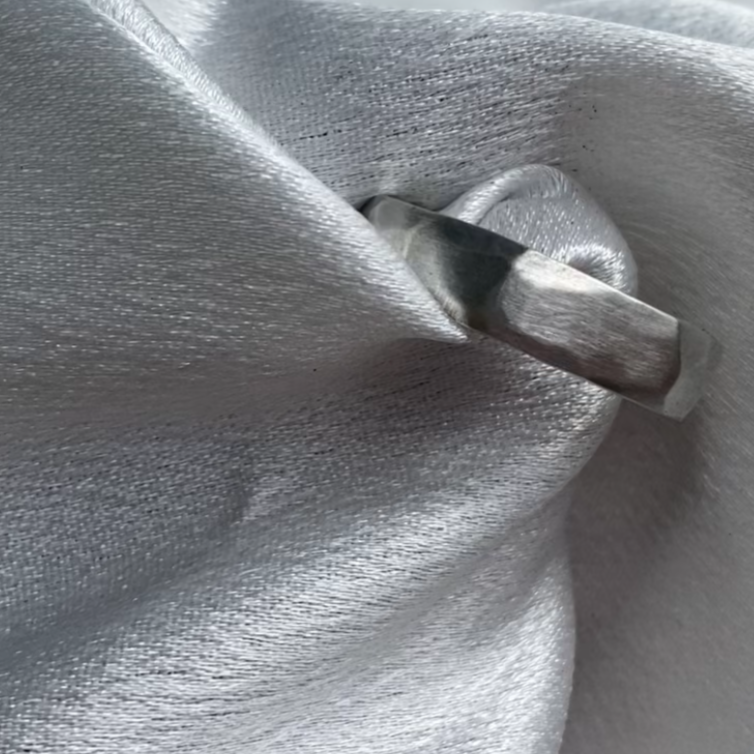De "Apex Forge" ring