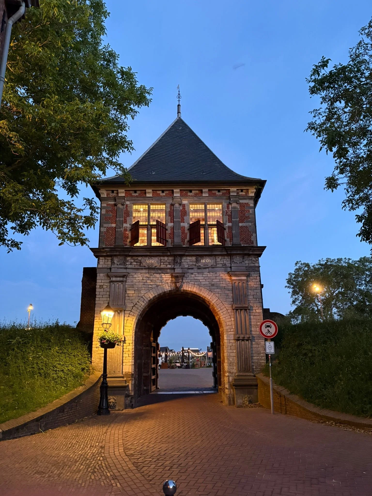 De oude stadspoort van Schoonhoven, "het Poort Juweel" en de werkplaats van Edelsmederij Puck Huizer