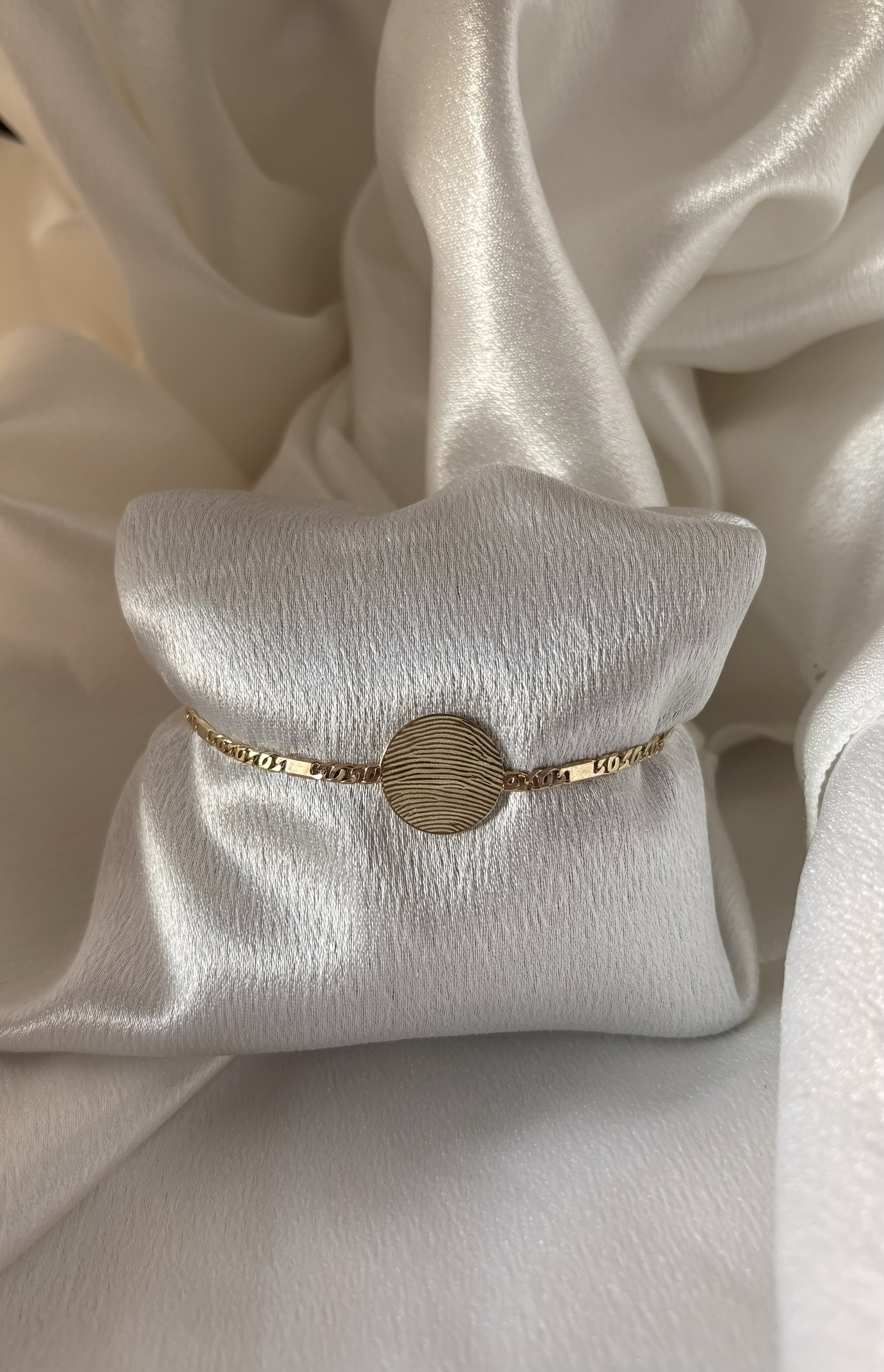 14 kt geelgouden armband met gravure van een vingerafdruk