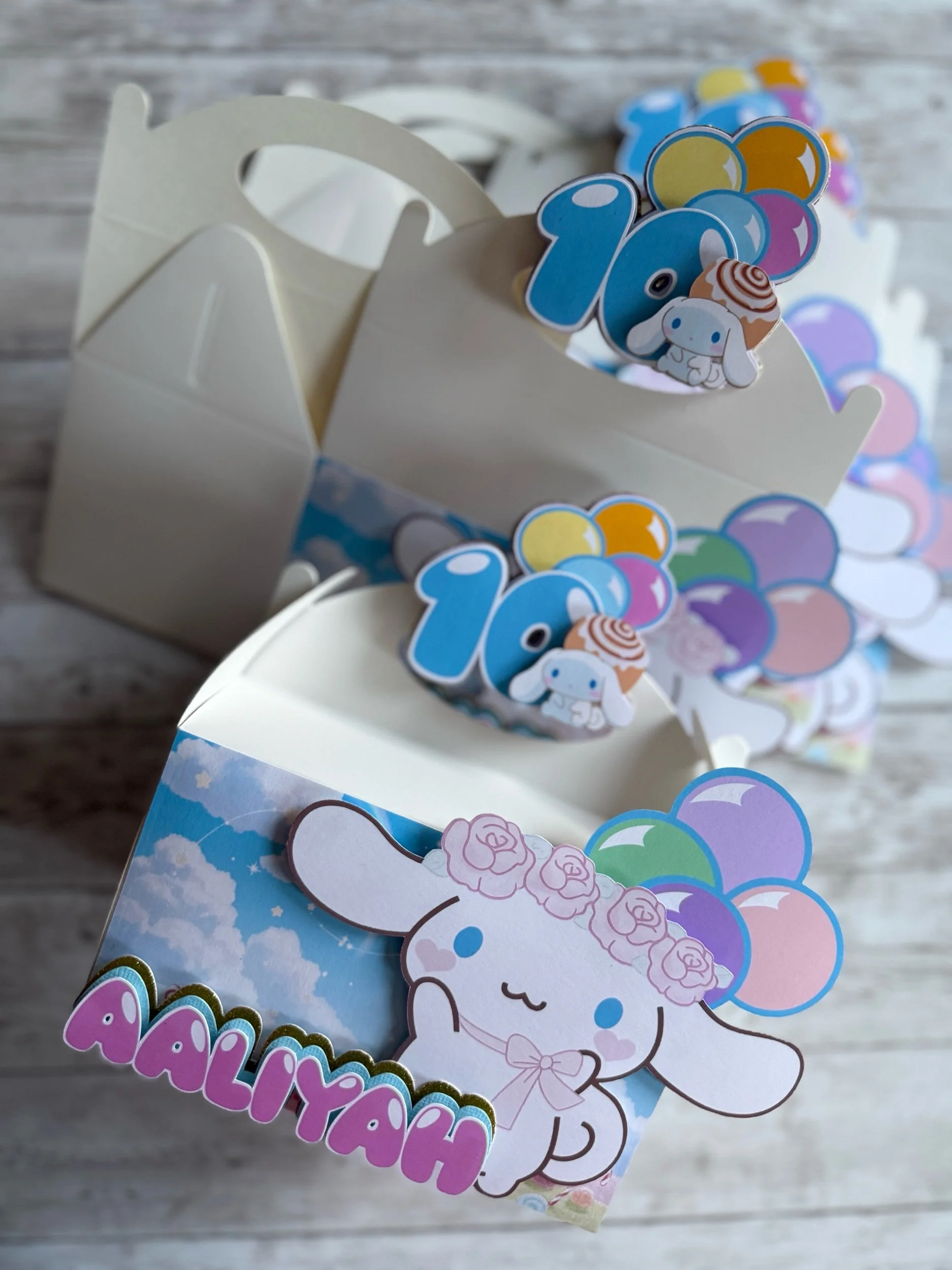 cinnamon roll favor boxes