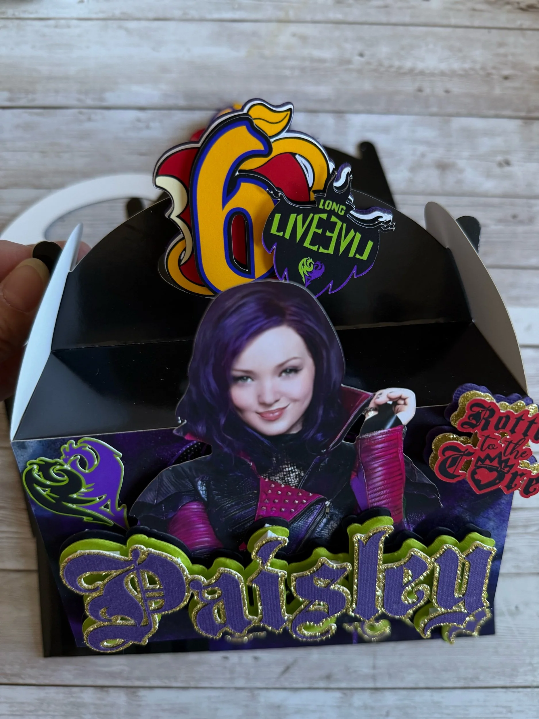 descendants favor boxes