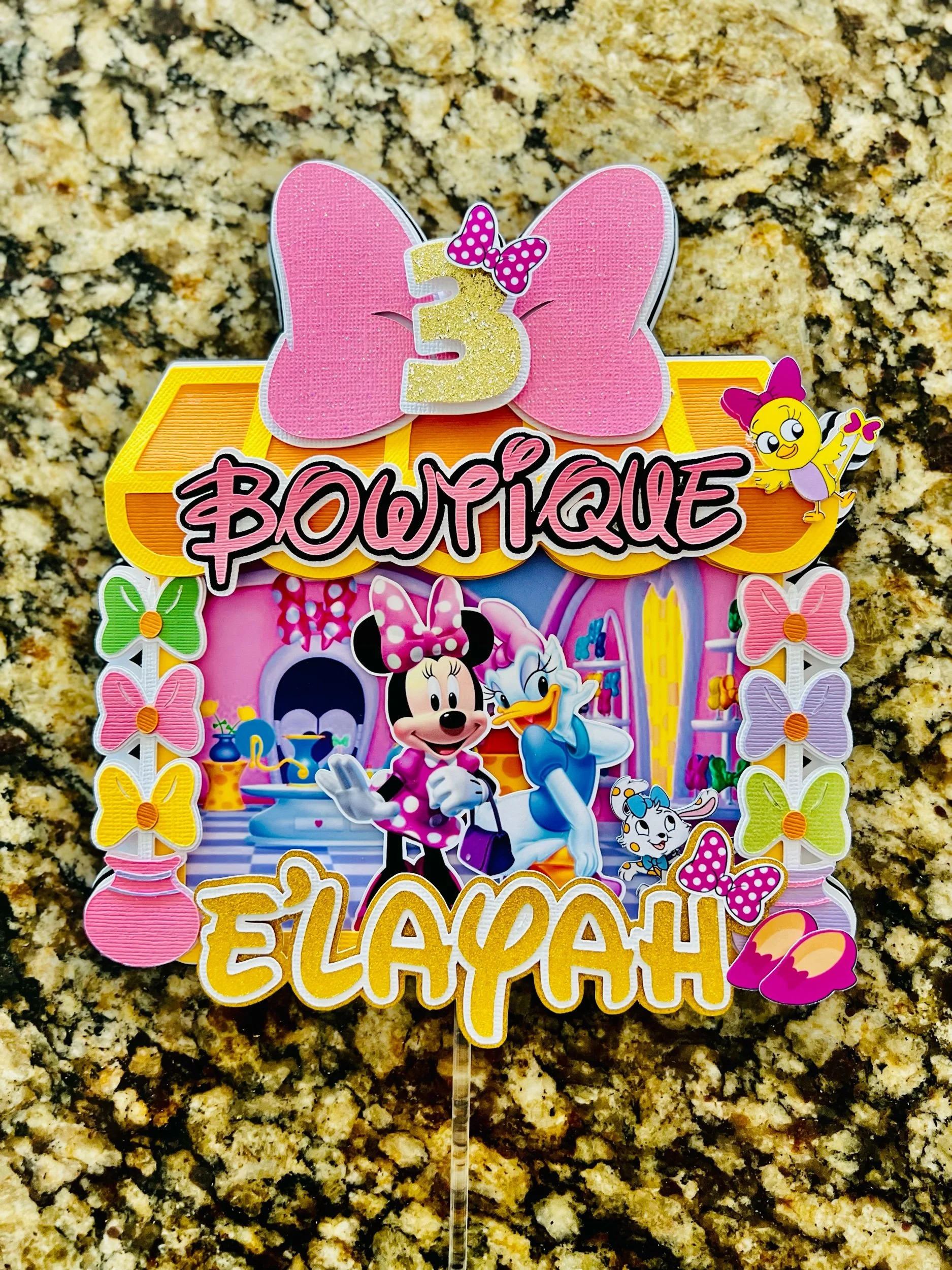 Minnie Mouse cake topper