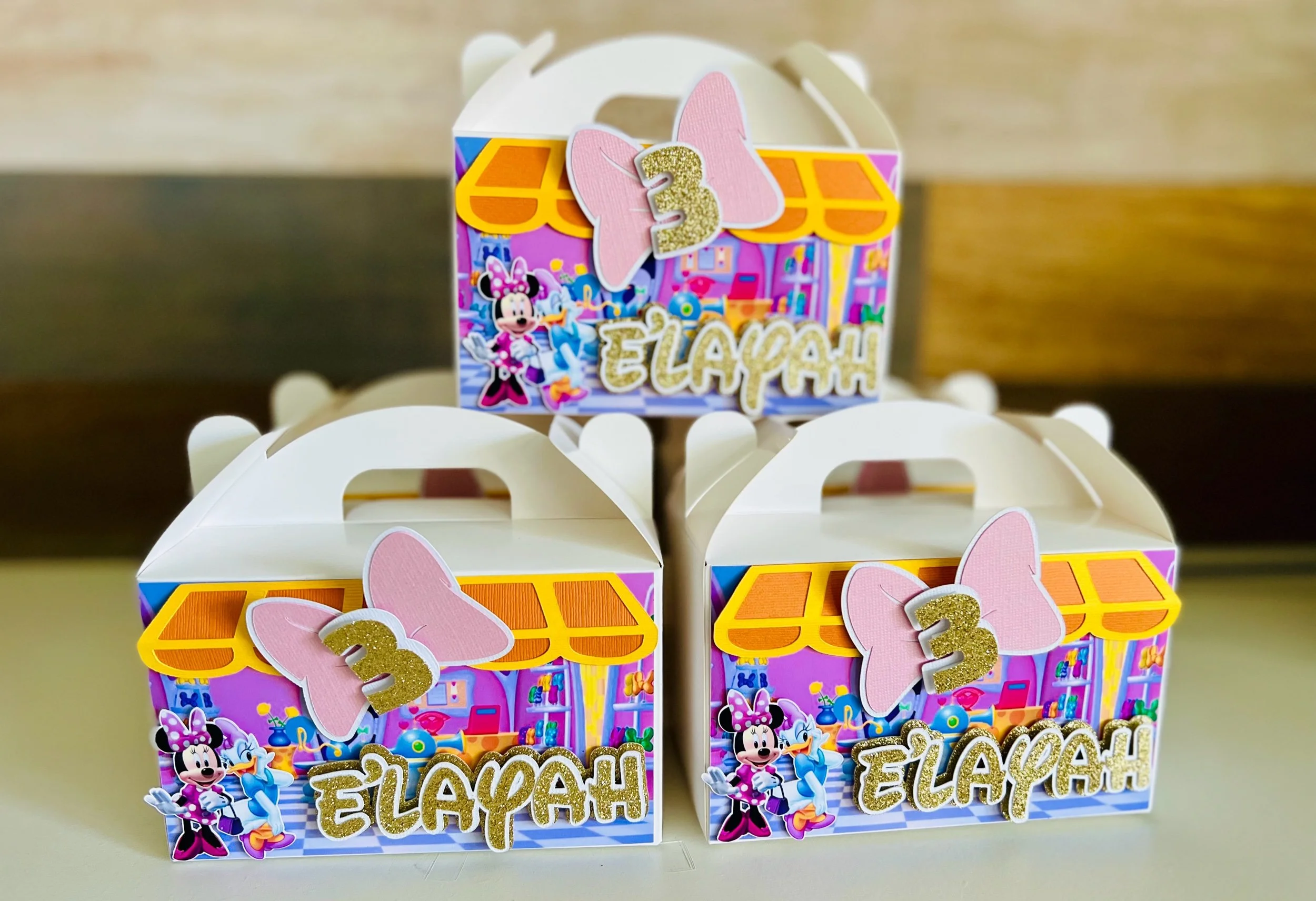 Minnie Bowtique favor boxes