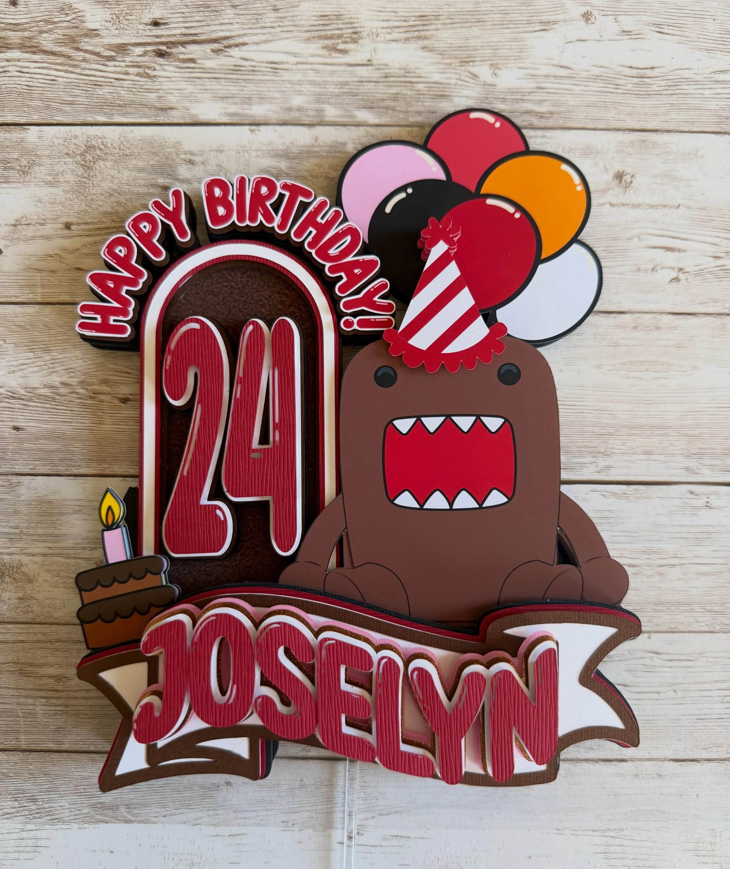 🤎🎂 DOMO fans, this one&rsquo;s for you! 🎂🤎

Make your celebration extra fun with a personalized Domo Cake Topper made to add the perfect finishing touch to your cake! ✨

🎉 Handmade with care
🎂 Personalized with name &amp; age
📏 Approx. 7 inche