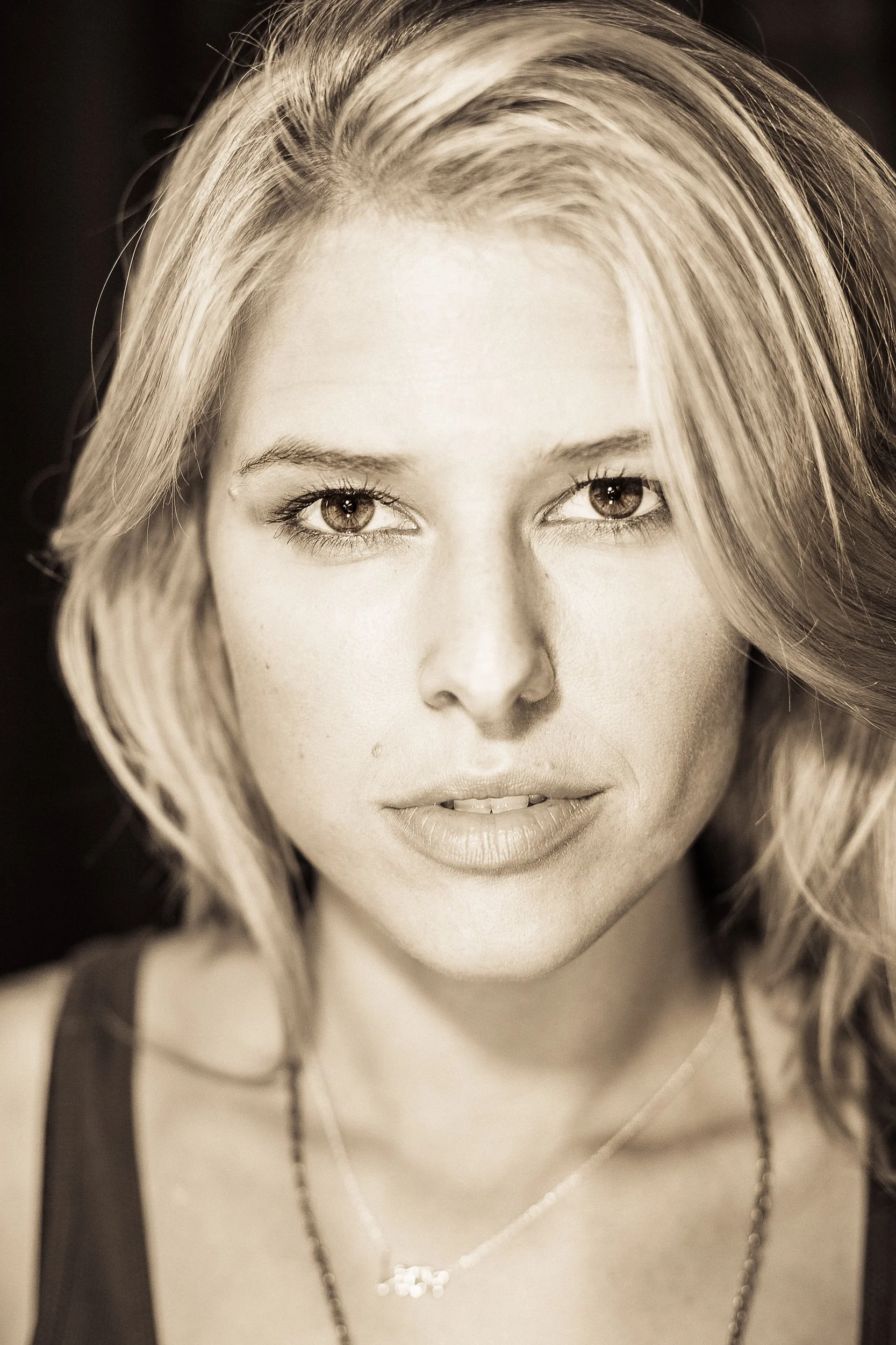 2010-12-09_Sarah_B&W_018.jpg