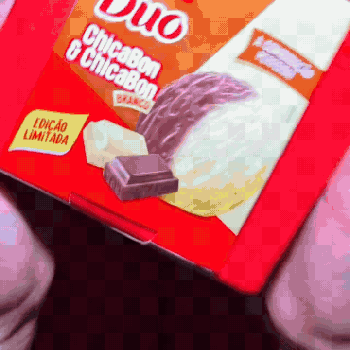 Embalagem de sorvete sabor chocolate com pedaços de chocolate branco e escuro, marca DUC, edição limitada.