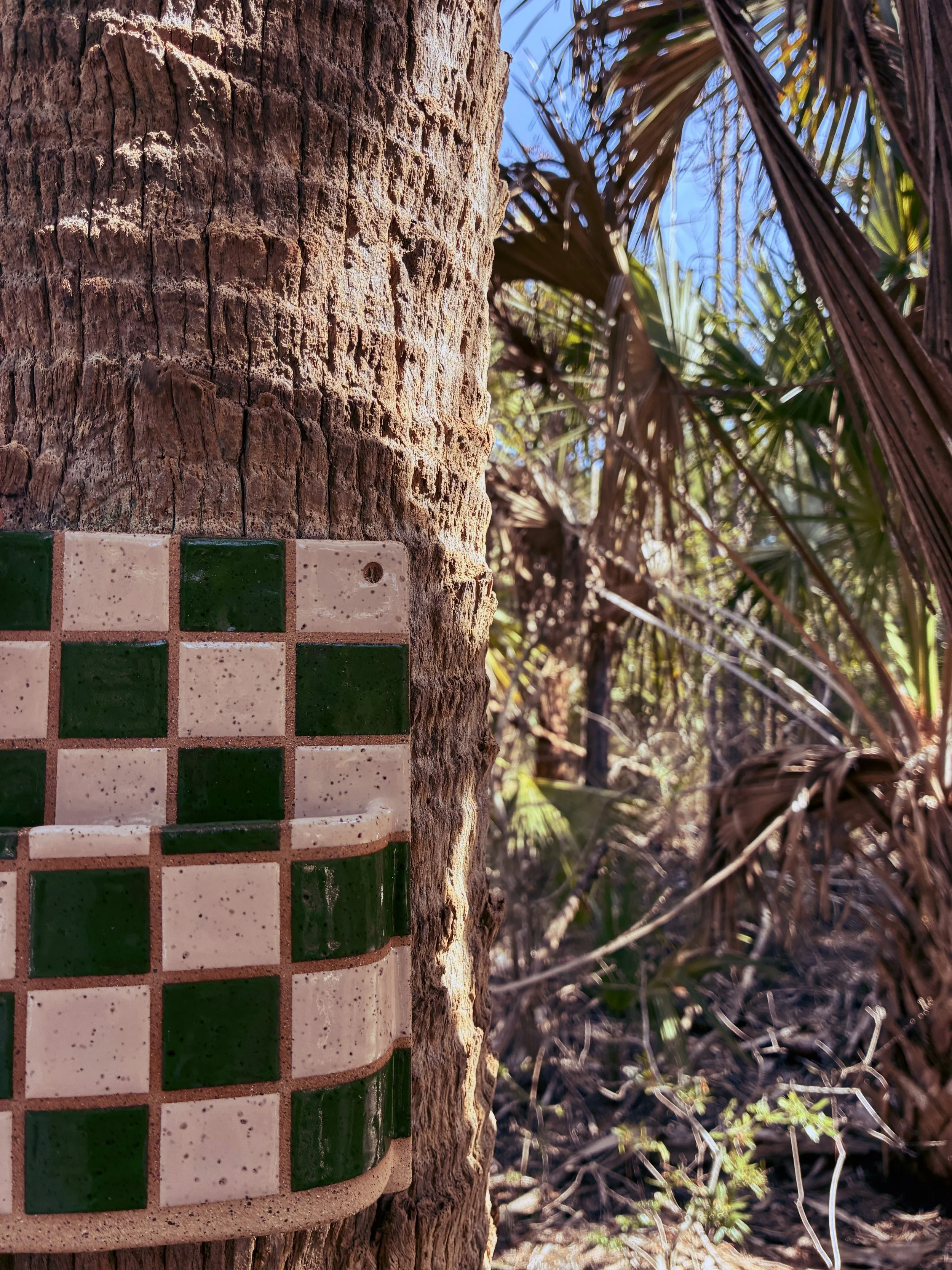 FOREST GREEN + CREAM CERAMIC PHONE HOLDER