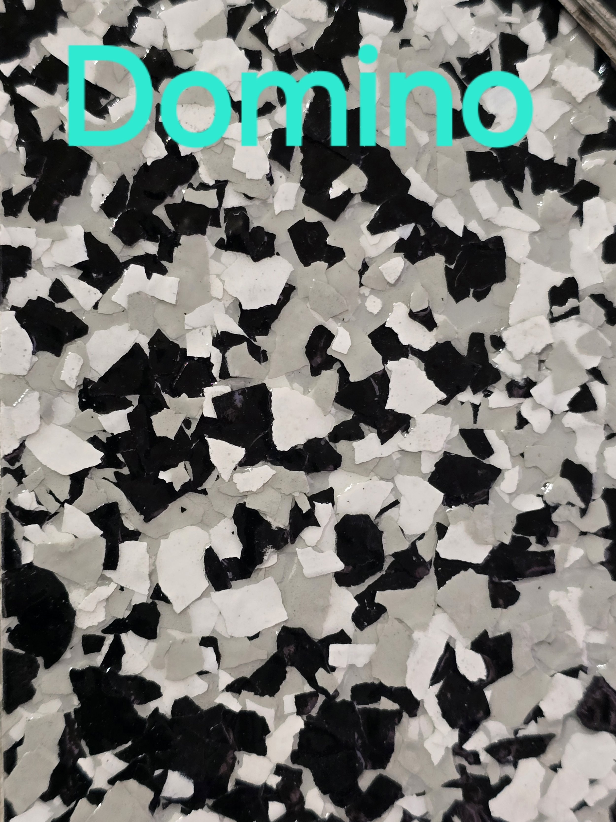 Domino colored vinyl flakes