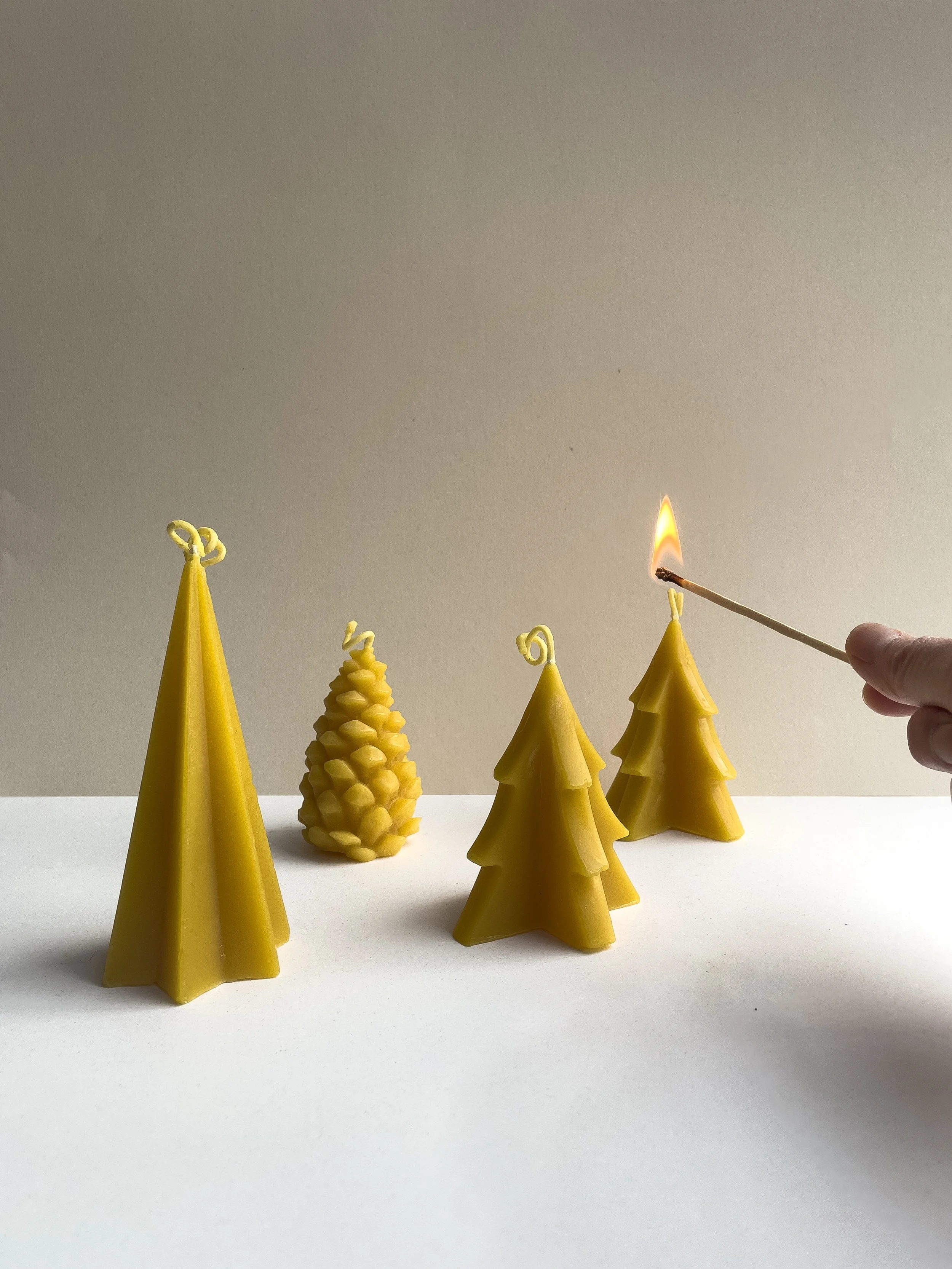 x-Mas Tree -3: Stra -3: Pine Cone -3.jpg