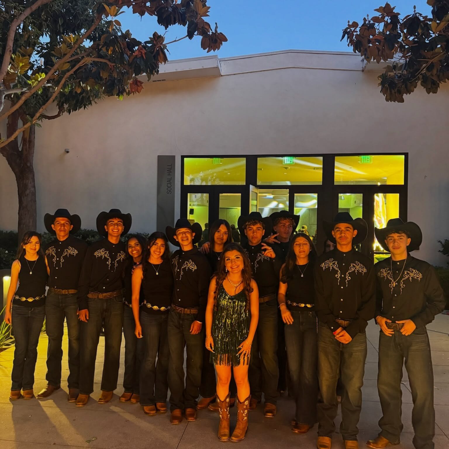 It&rsquo;s officially been a whole year since these XV&rsquo;s impressed us, do you miss us as much as we miss you? ⭐️🥲

#AC15Choreography #DanceChoreography 
#SummerQuinces #Quincea&ntilde;eras