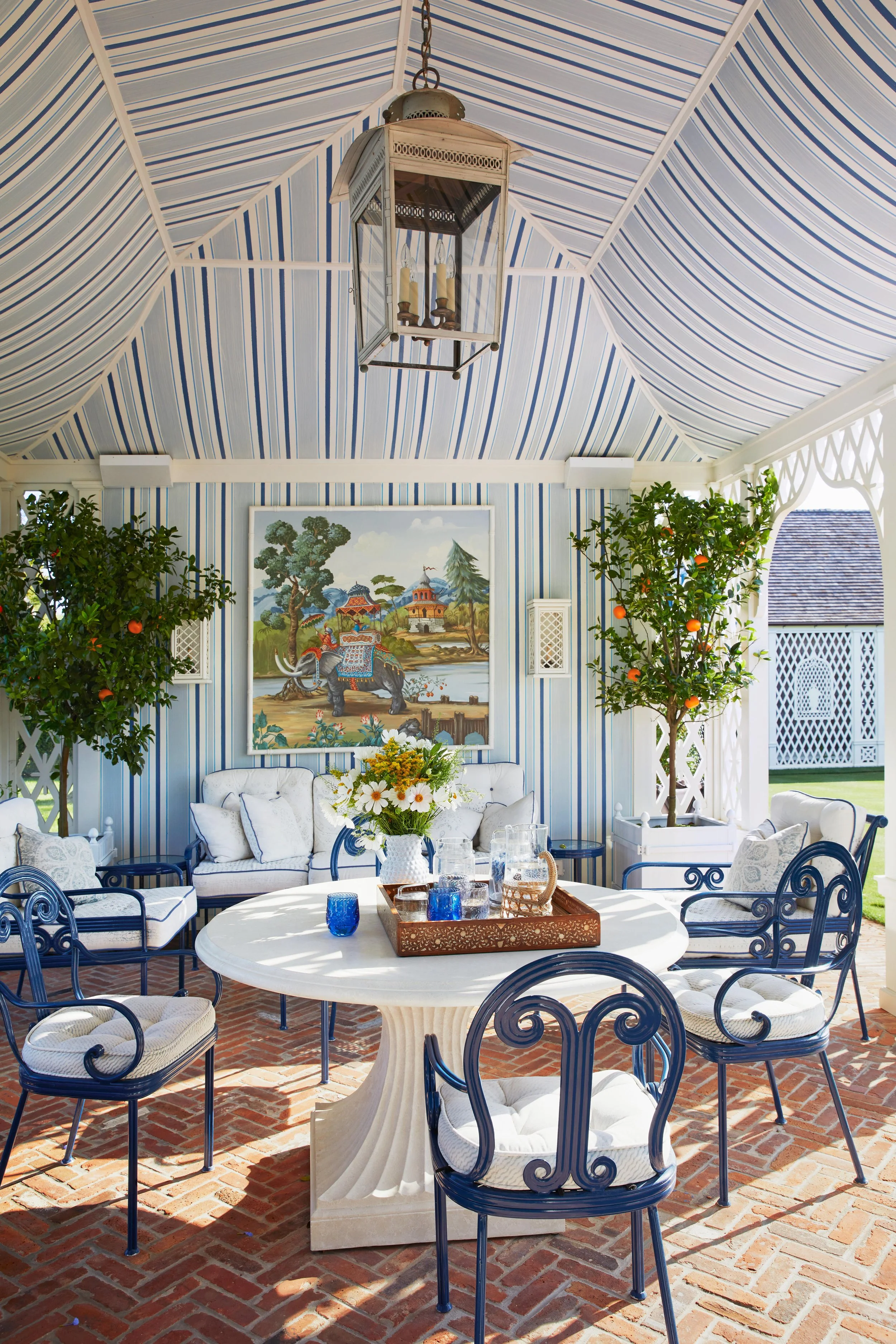 Grey Gardens
Photograph by Pascal Chevallier for VERANDA