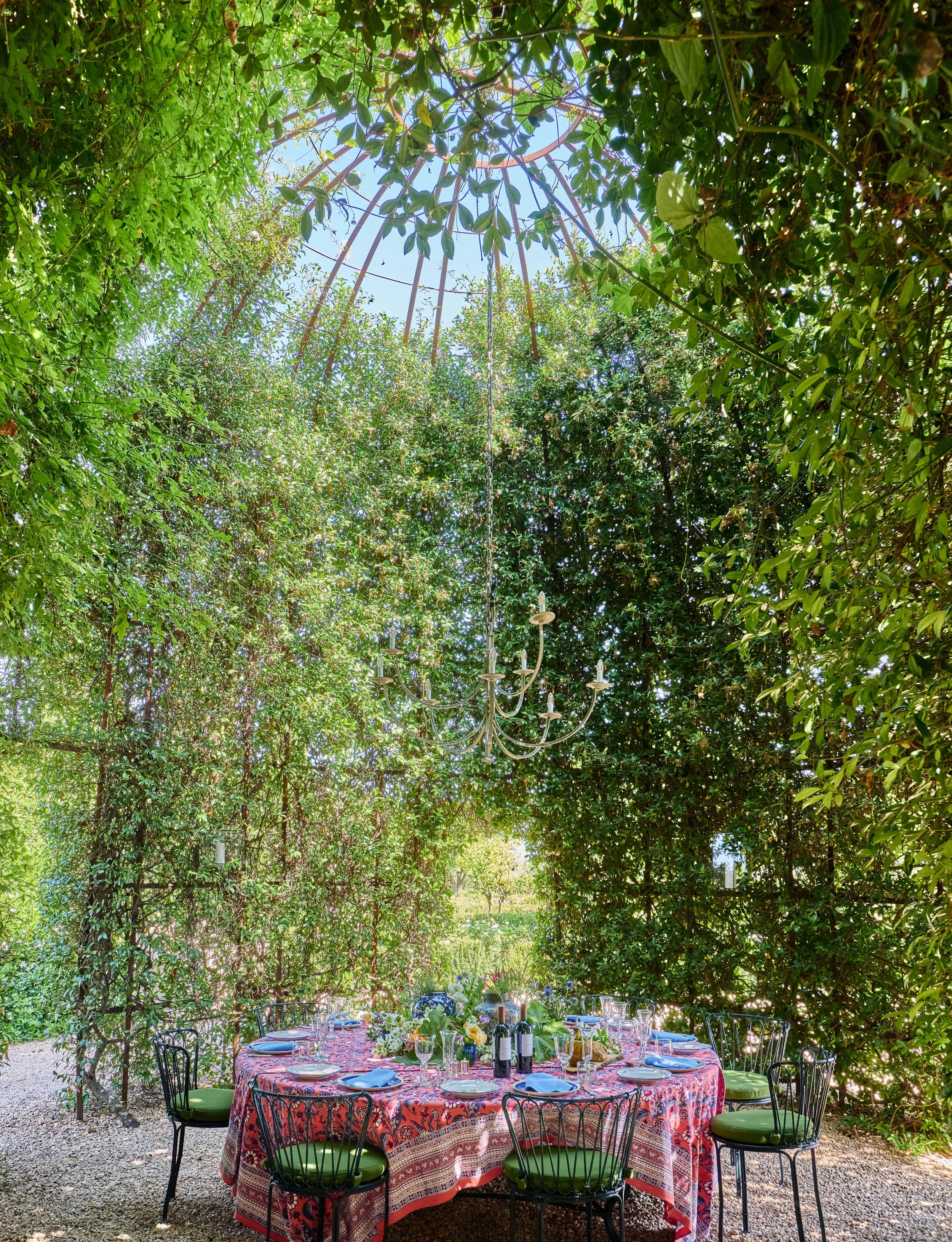 Home of Michael S. Smith in Majorca Photograph by Ricardo Labougle
Styling by Carolina Irving 