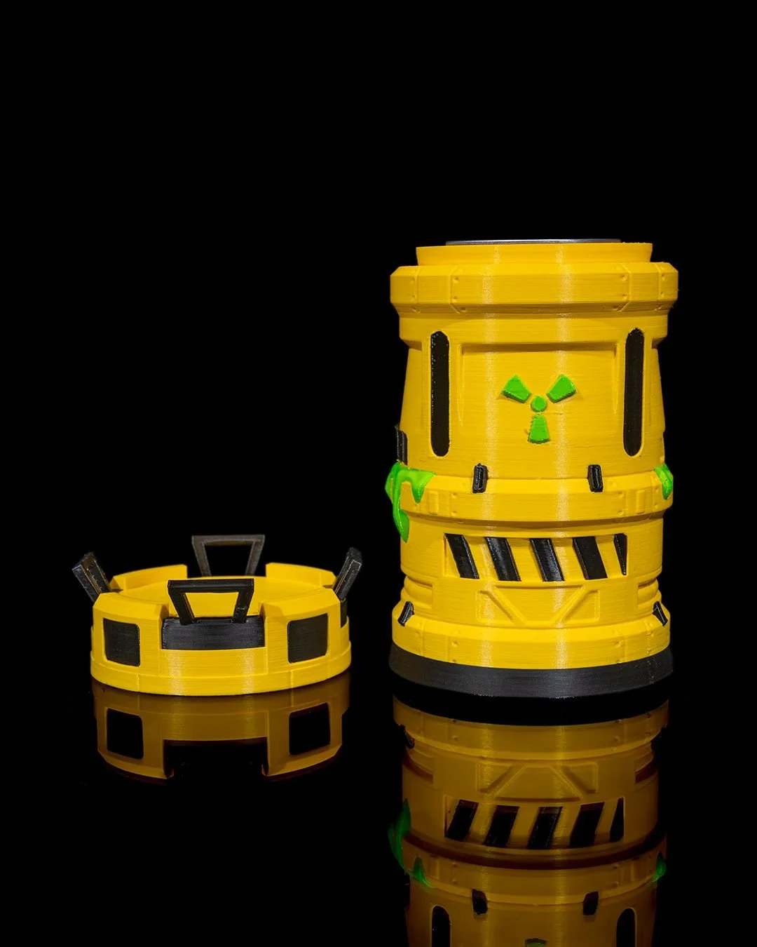 Toxic_Waste_Can_Holder_2_0333db7d0b.jpg