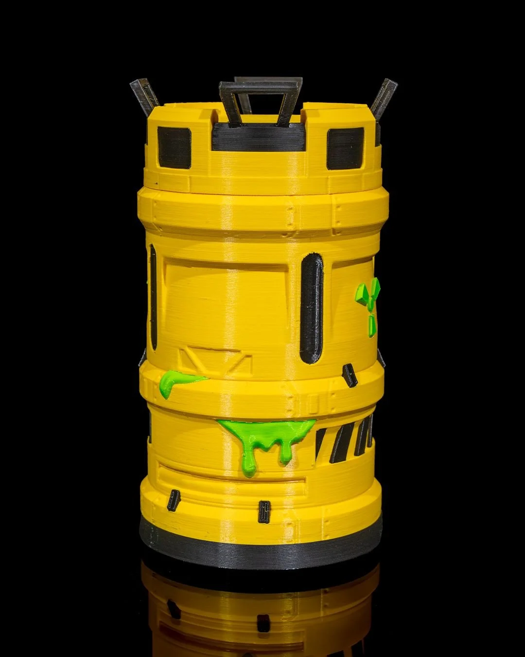 Toxic_Waste_Can_Holder_8_497376d286.jpg