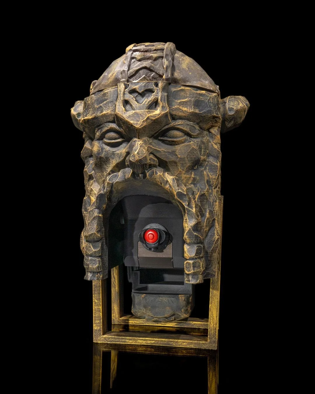 Viking_Carved_Wine_Bag_Dispenser_2_a43583eb52.jpg
