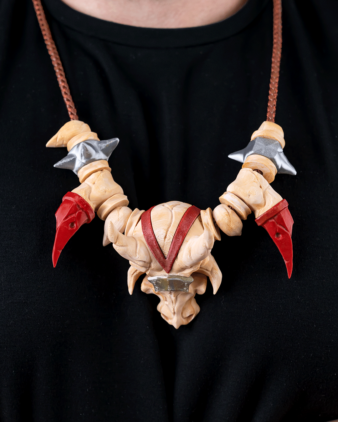 Hunter_s_Reckoning_Necklace2_67717f200f.png