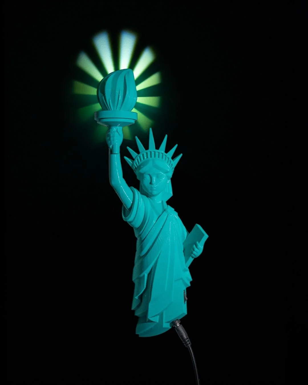 Statue_of_Liberty_Torch_1_f5bf6e1a8e.jpg