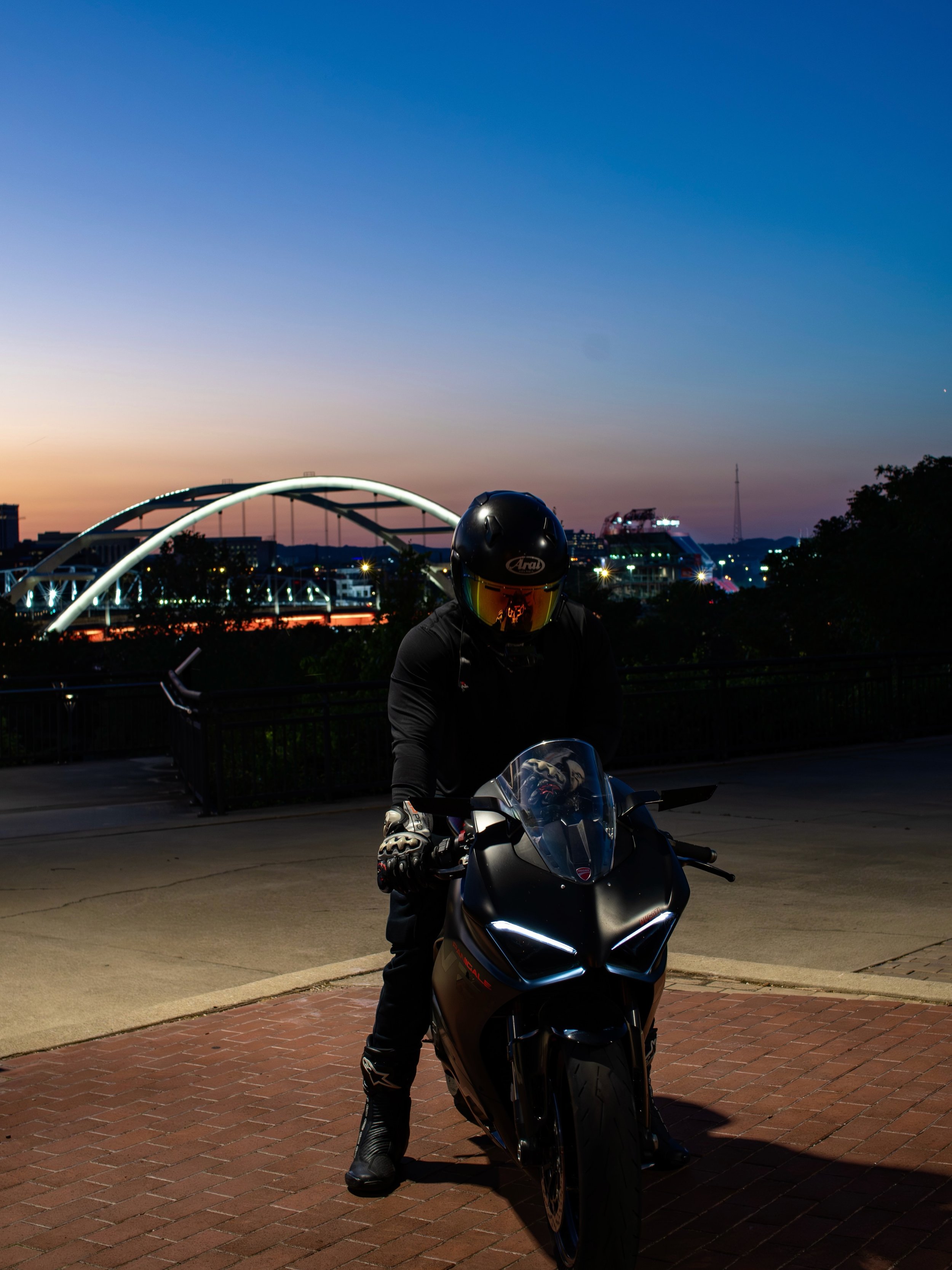 Ducati nights 

#nashville #bikelifestyle #ducati