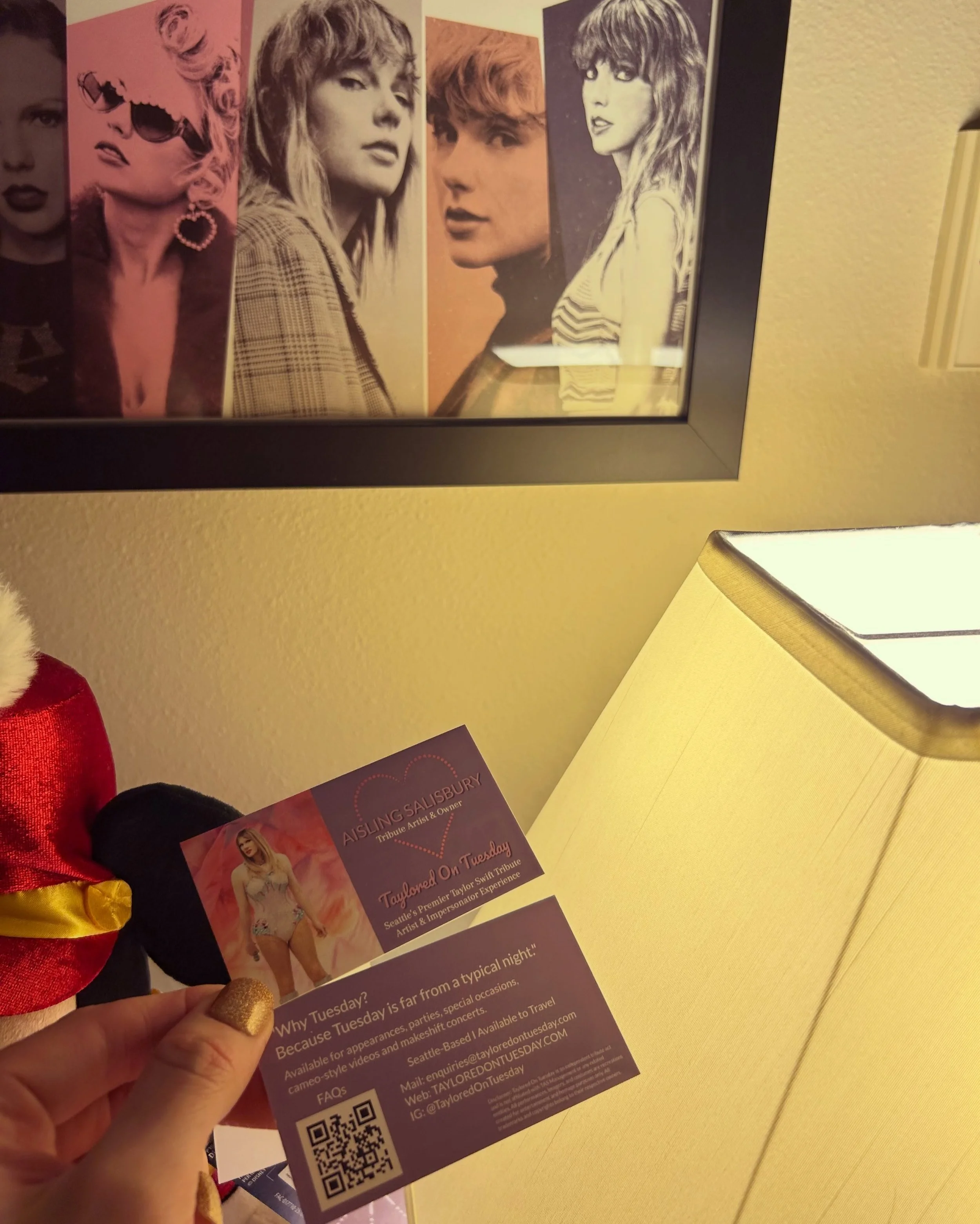 💖✨ Hey Swifties! New business cards arrived today!

But who needs a business card when I&rsquo;ve got YOU?! 💌

A little sharing, reposting, commenting and spreading the word can make all the difference! 🫶

🎄✨ Party season is upon us, so why not m