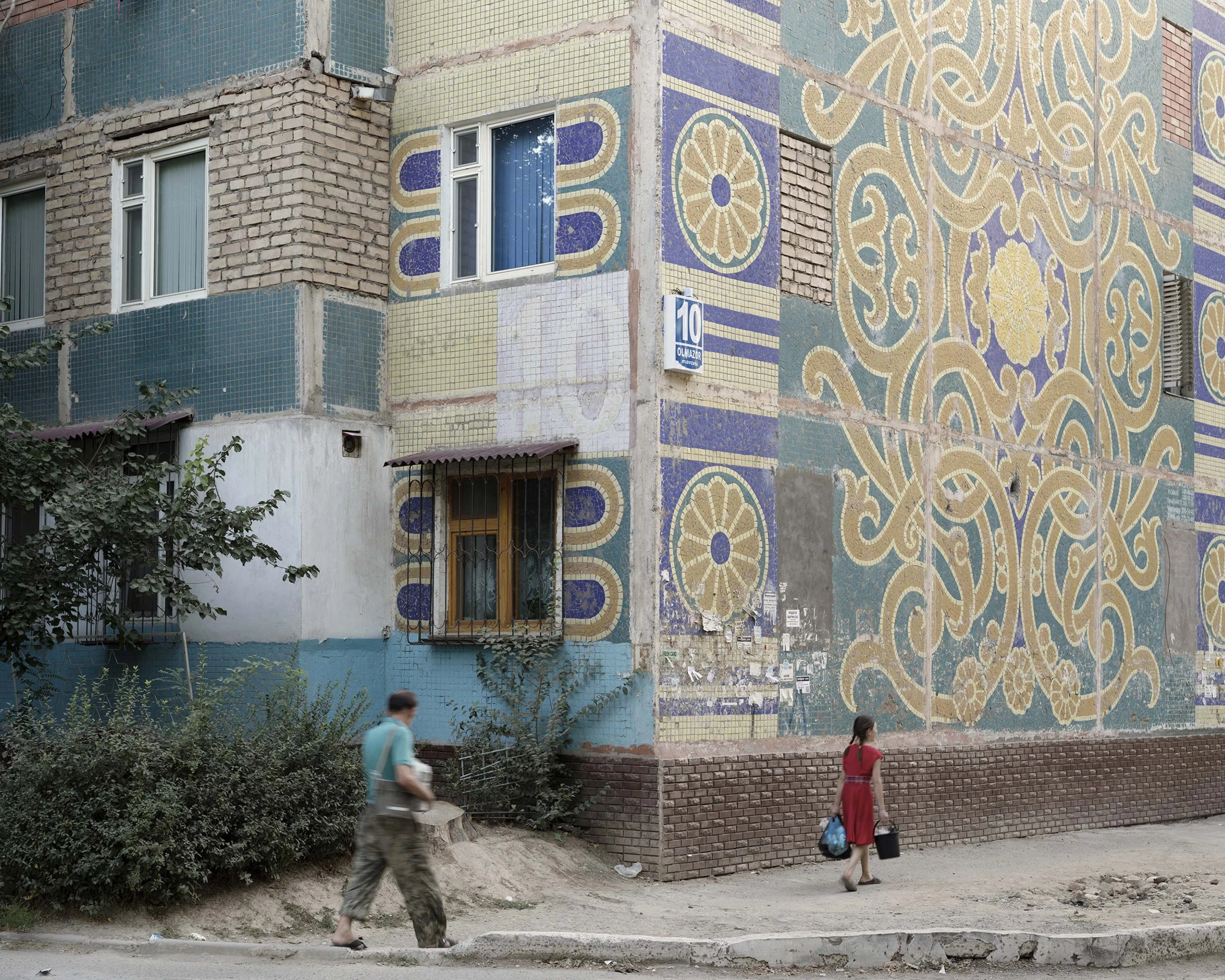 Documentary photo by Roman Bezjak, from the series Tashkent. Soviet-era residential architecture combining modernist construction with local Uzbek traditions after the 1966 earthquake, 