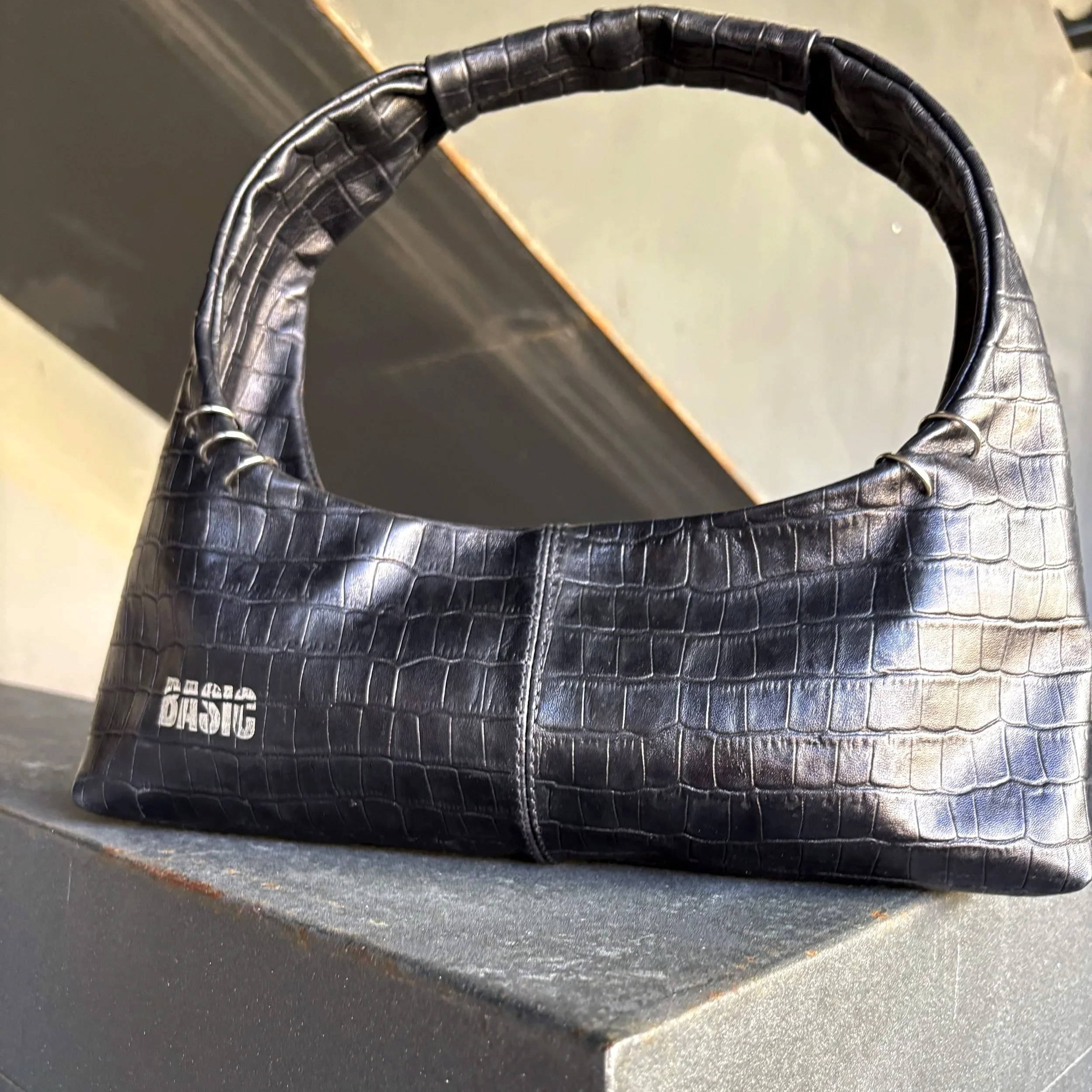 BAGUETTE BAG CROCO